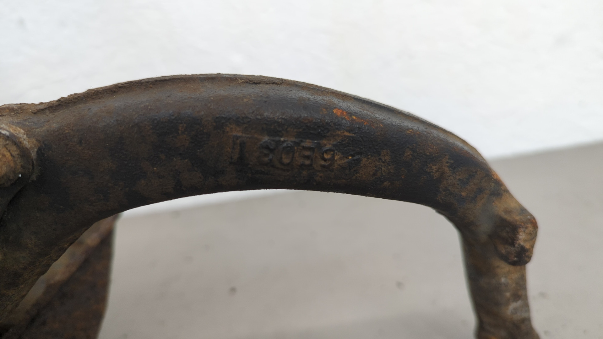 Кулак поворотный задний правый