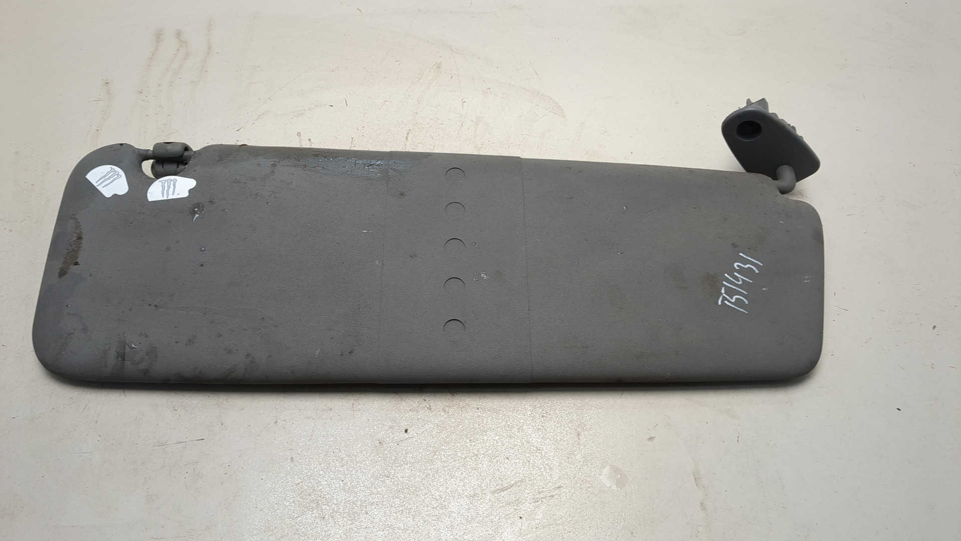 Козырек солнцезащитный