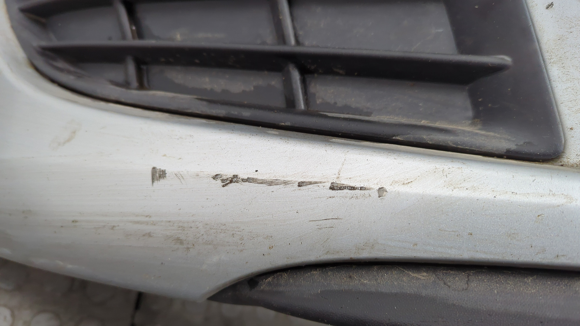 Бампер передний