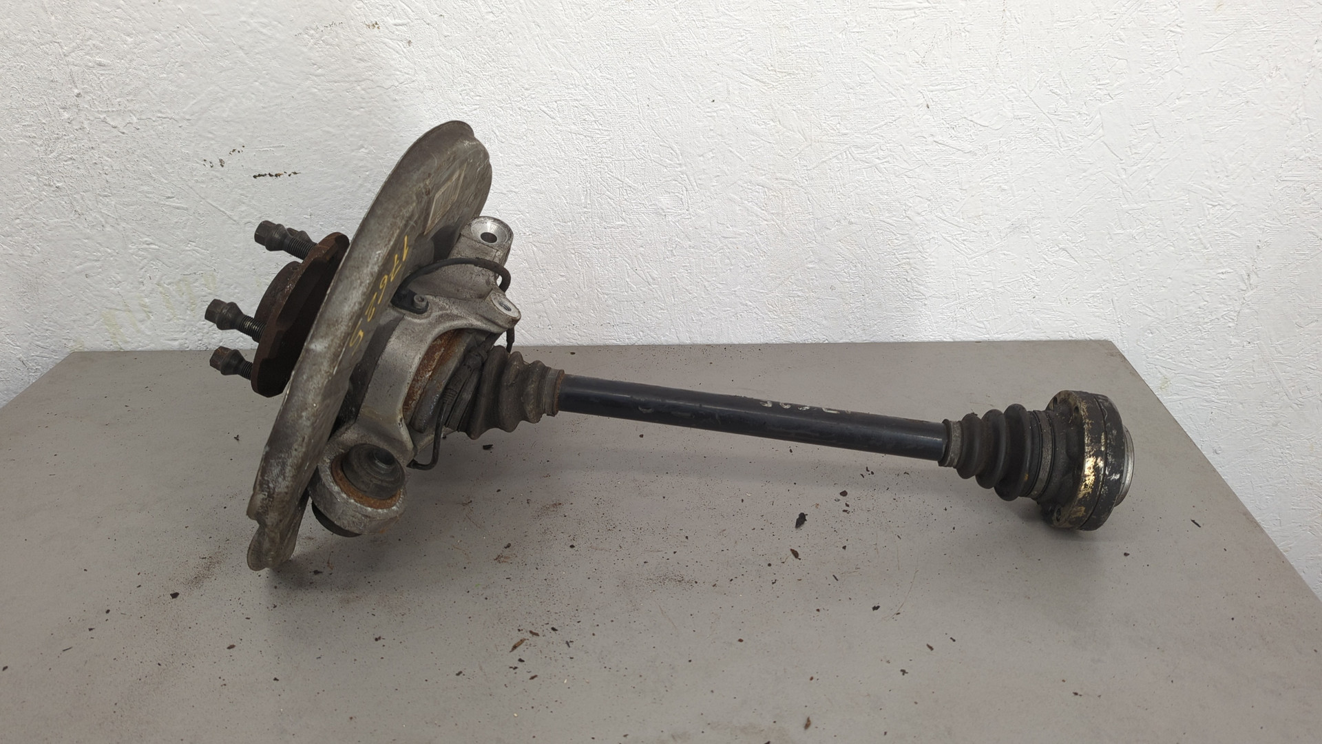 Кулак поворотный задний правый