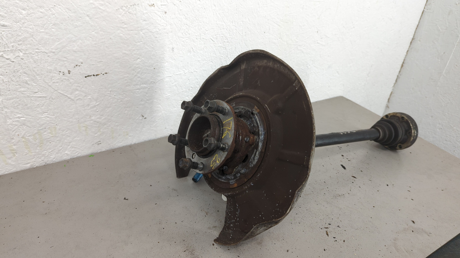 Кулак поворотный задний правый