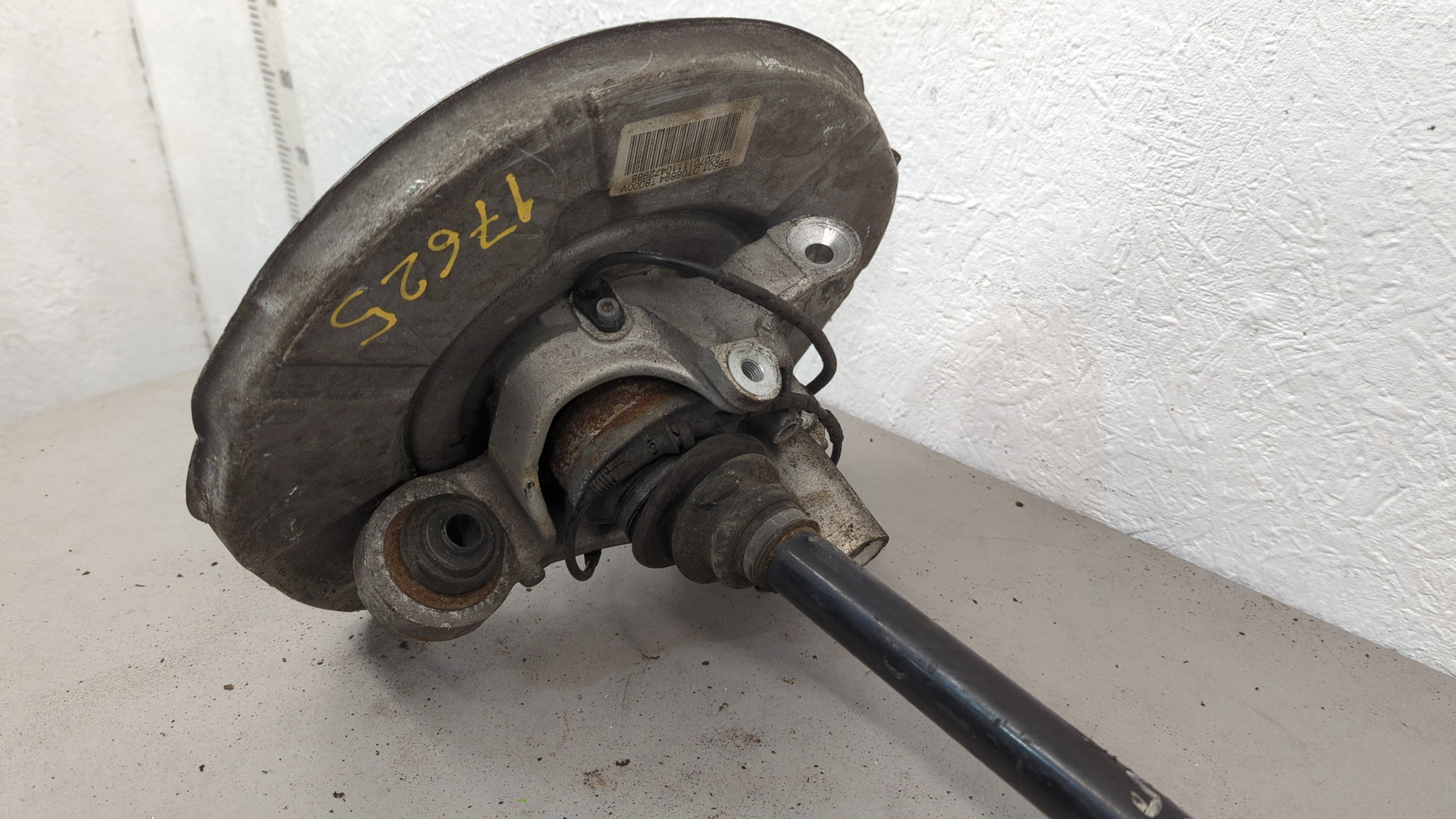 Кулак поворотный задний правый