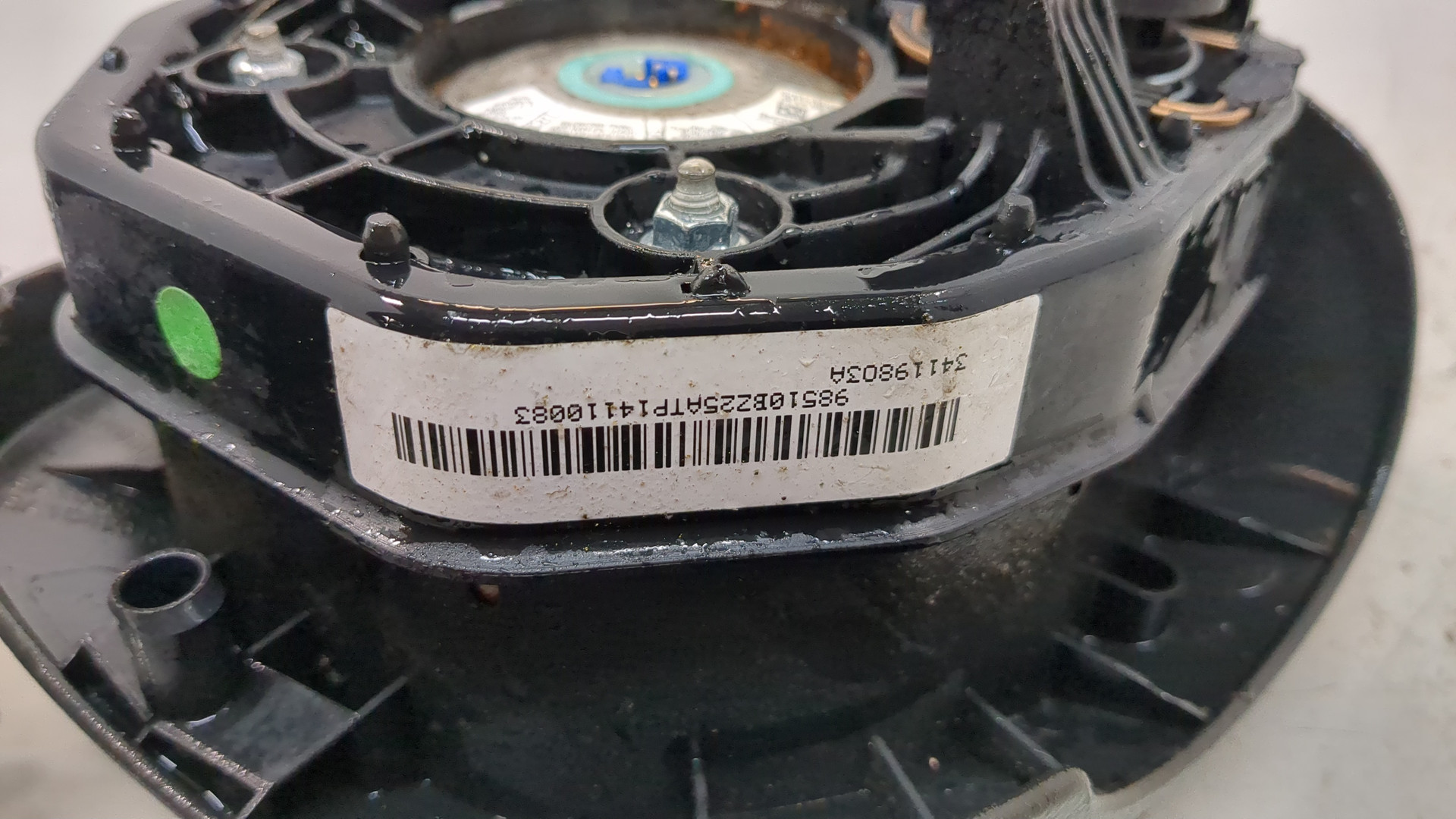 Подушка безопасности в рулевое колесо