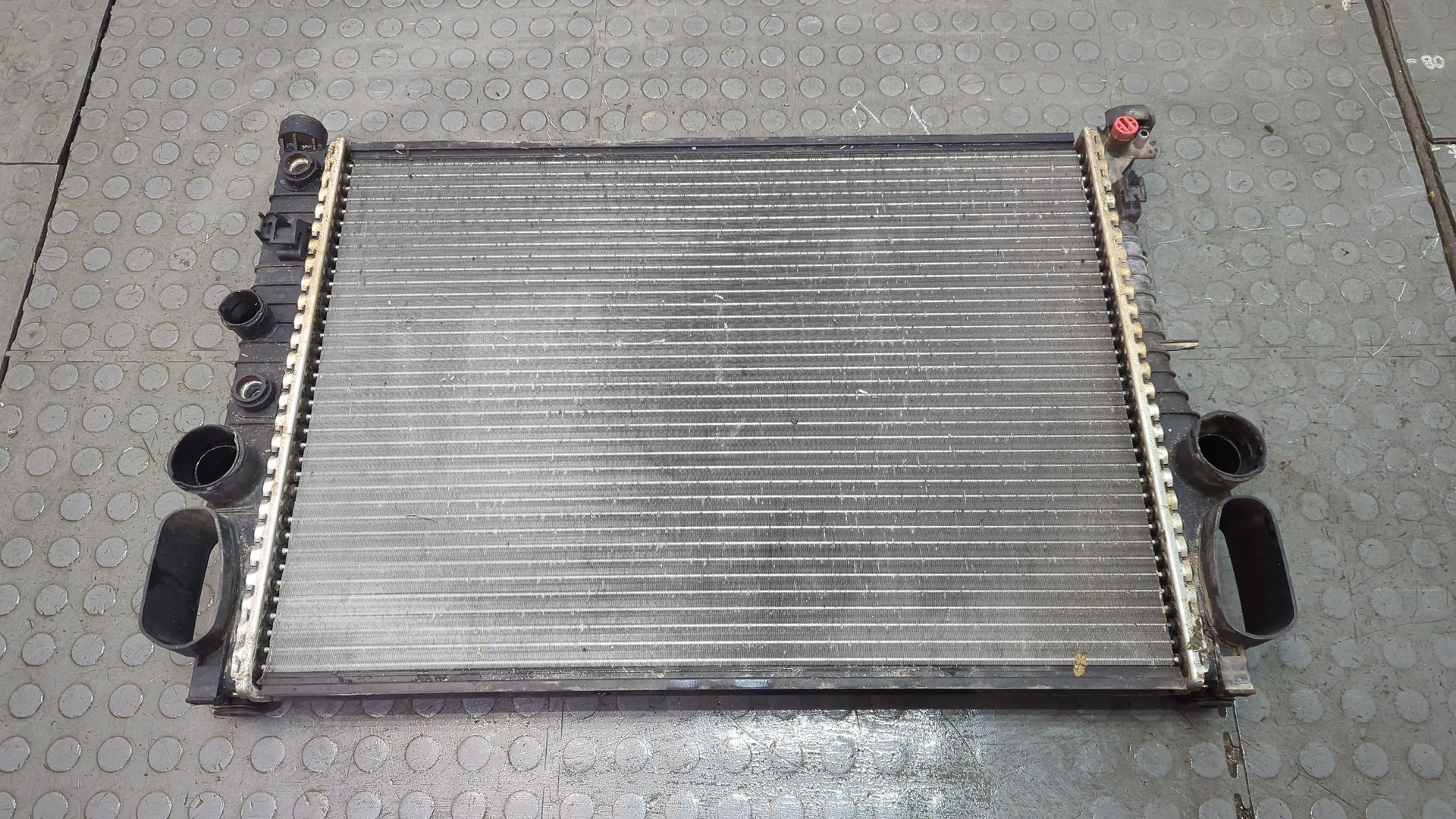 Радиатор охлаждения двигателя основной