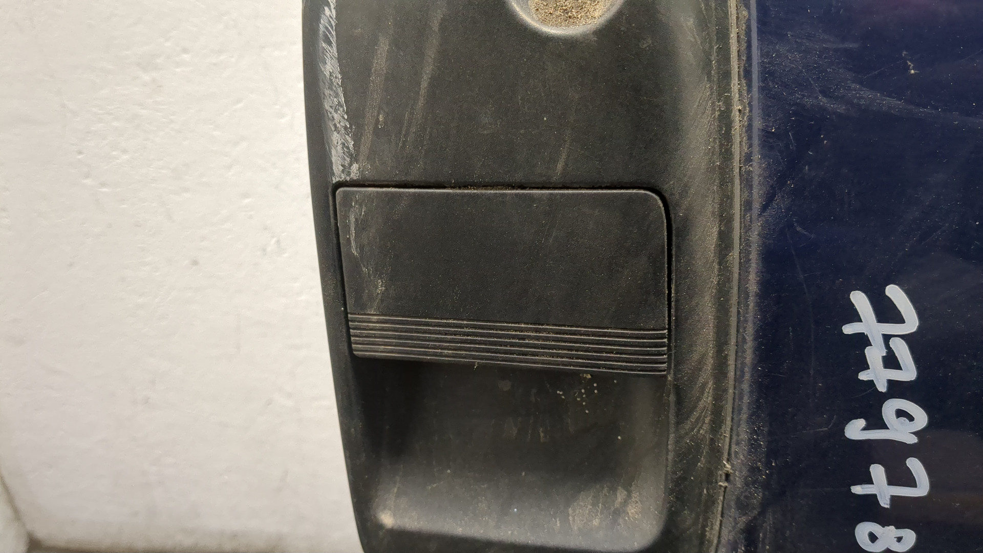 Дверь багажника