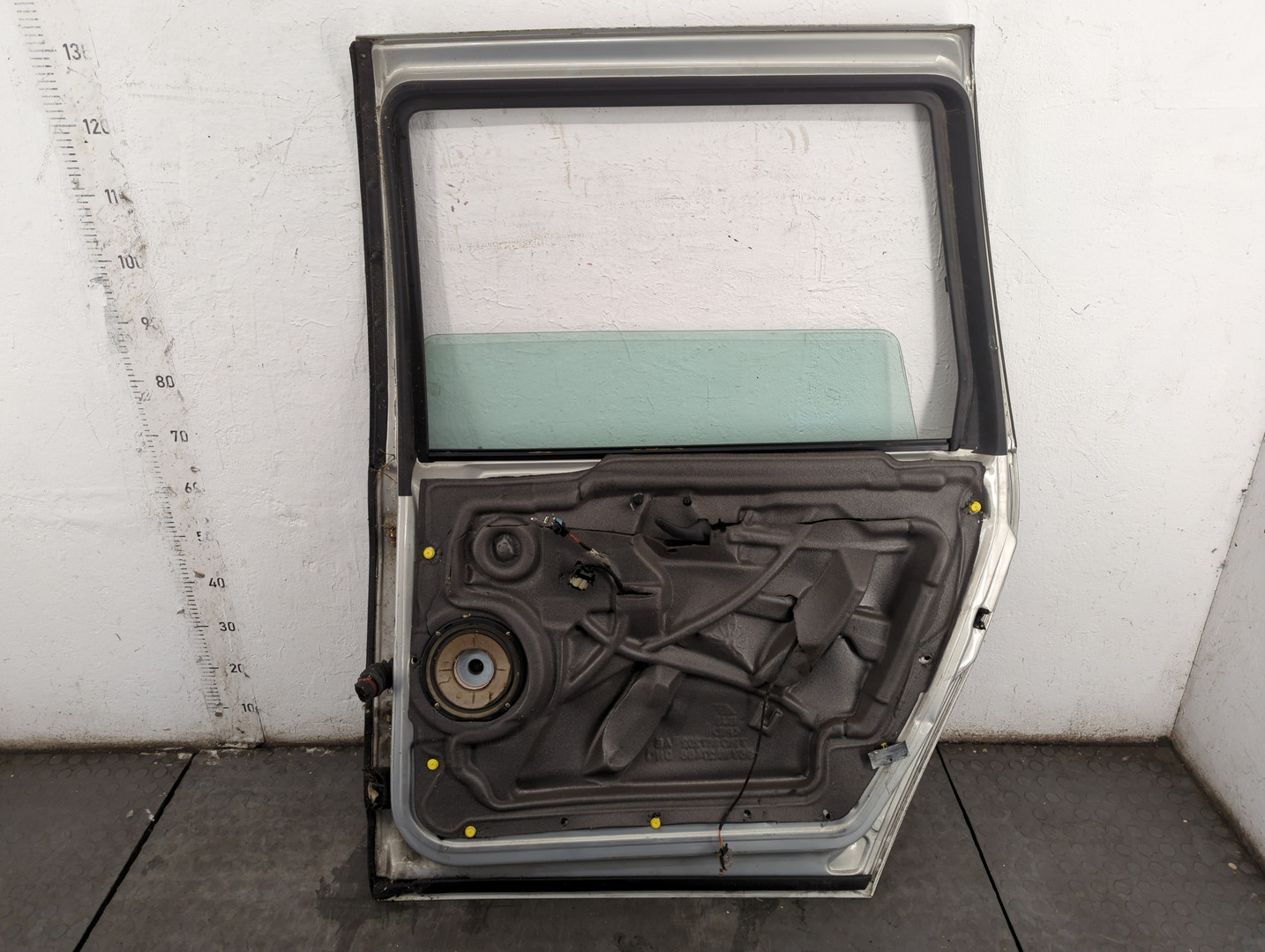 Дверь задняя правая