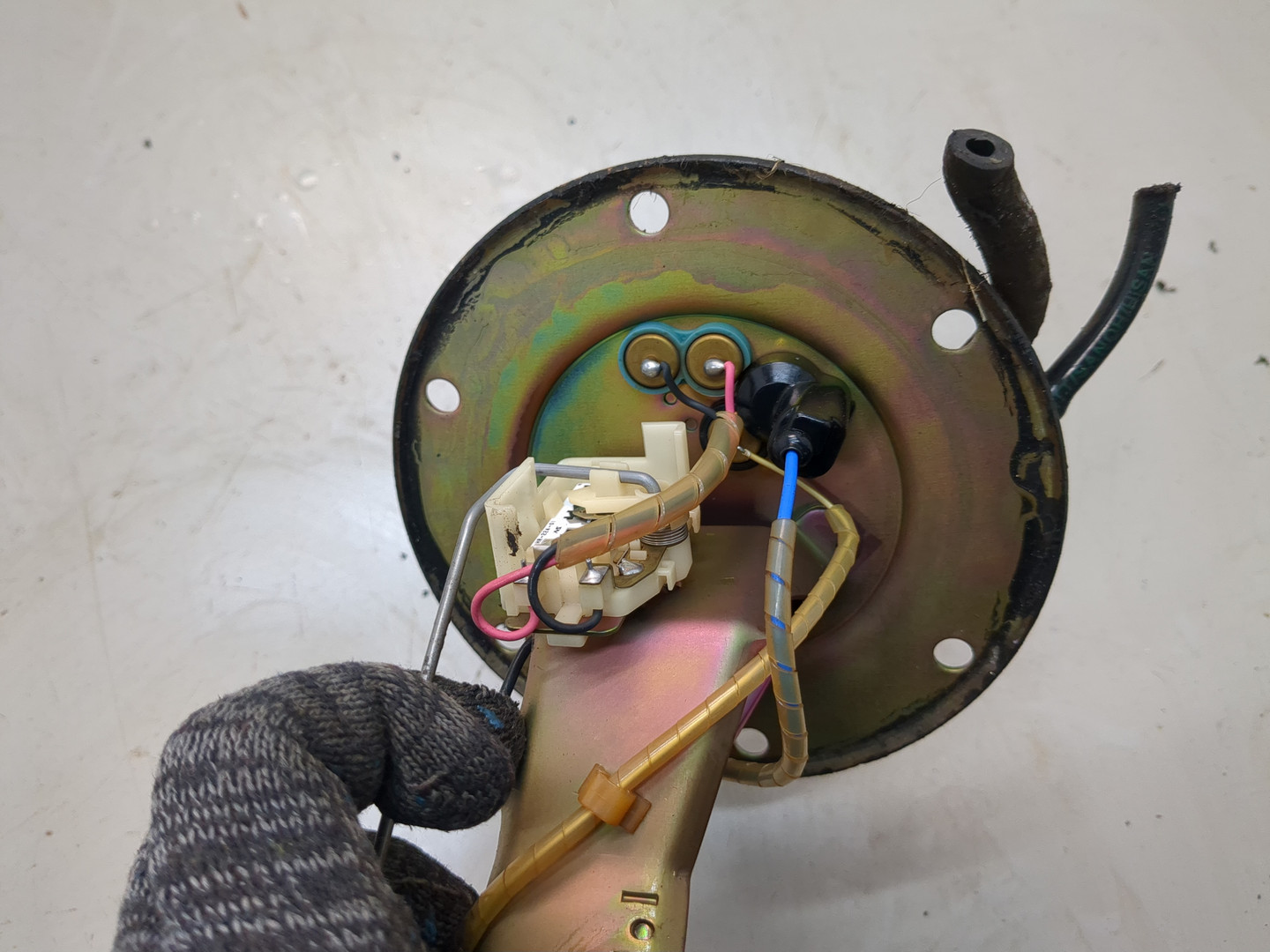 Насос топливный электрический