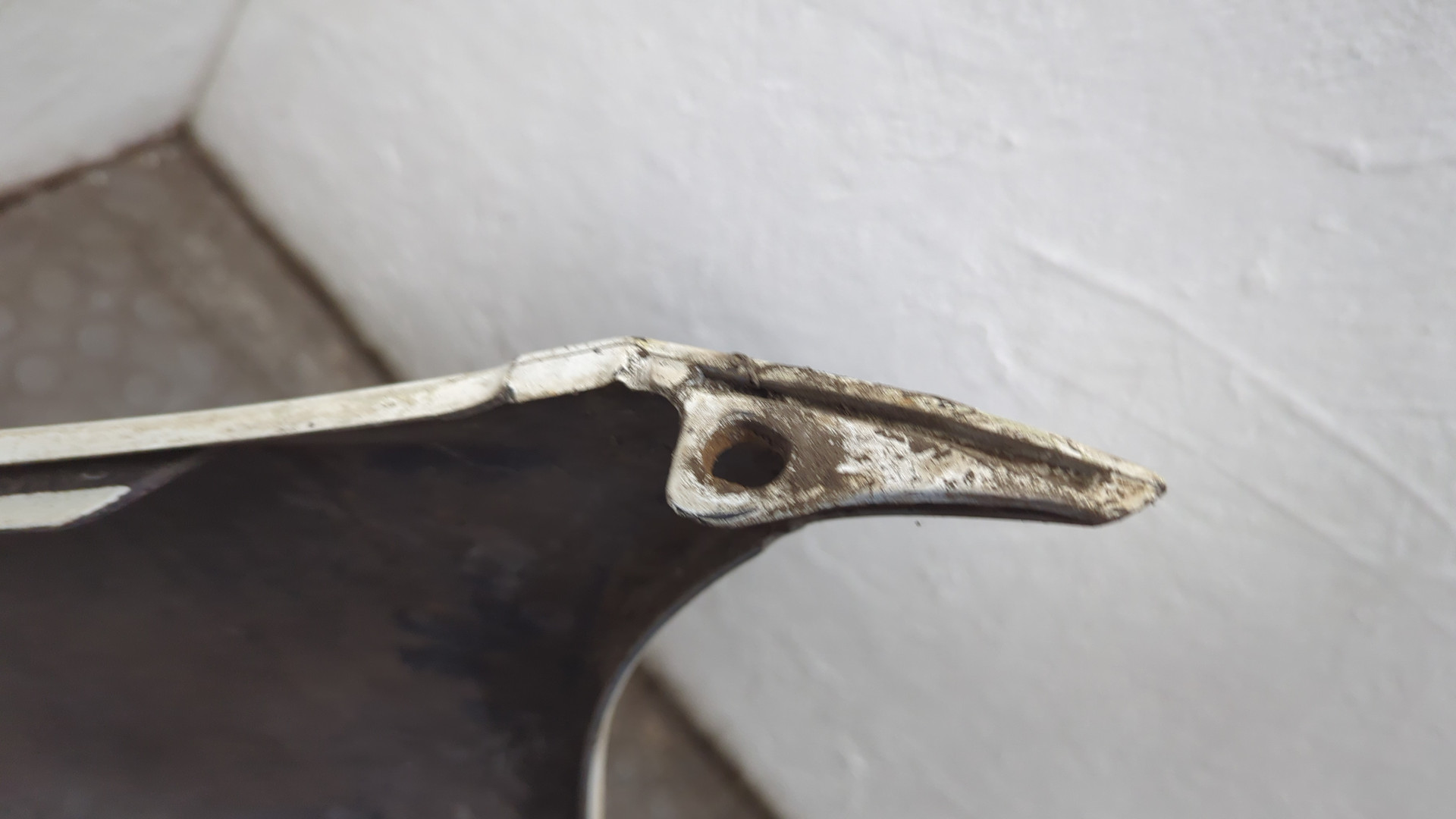 Бампер задний