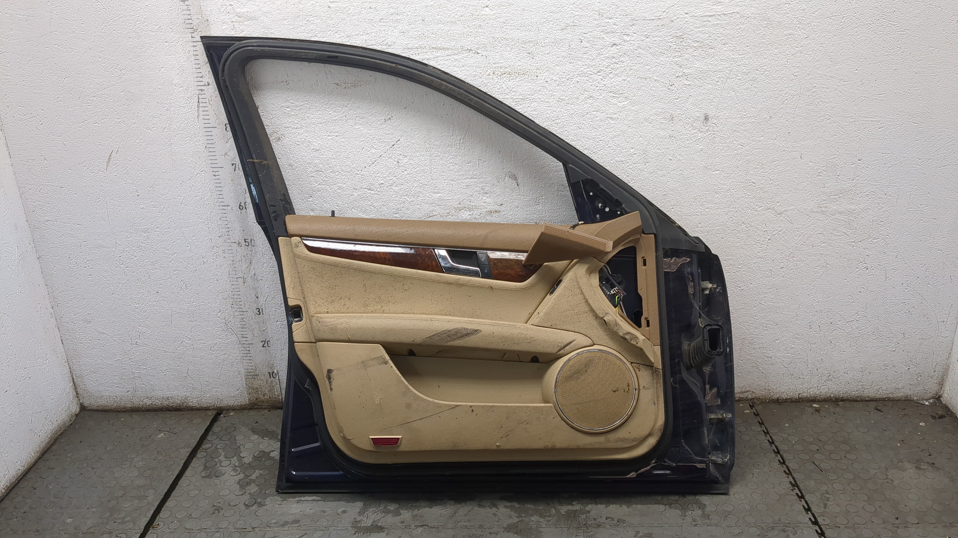 Дверь передняя левая