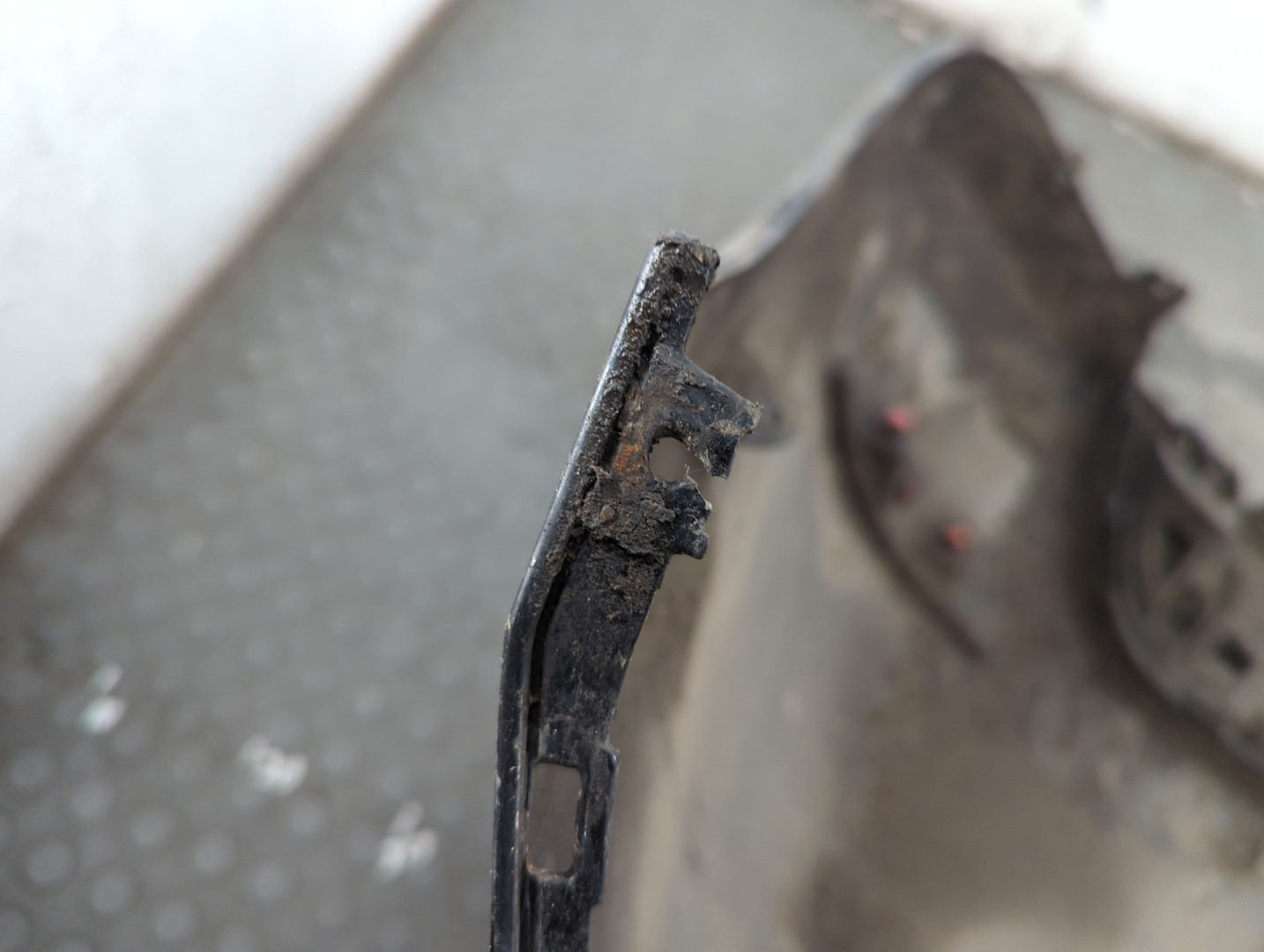 Бампер задний