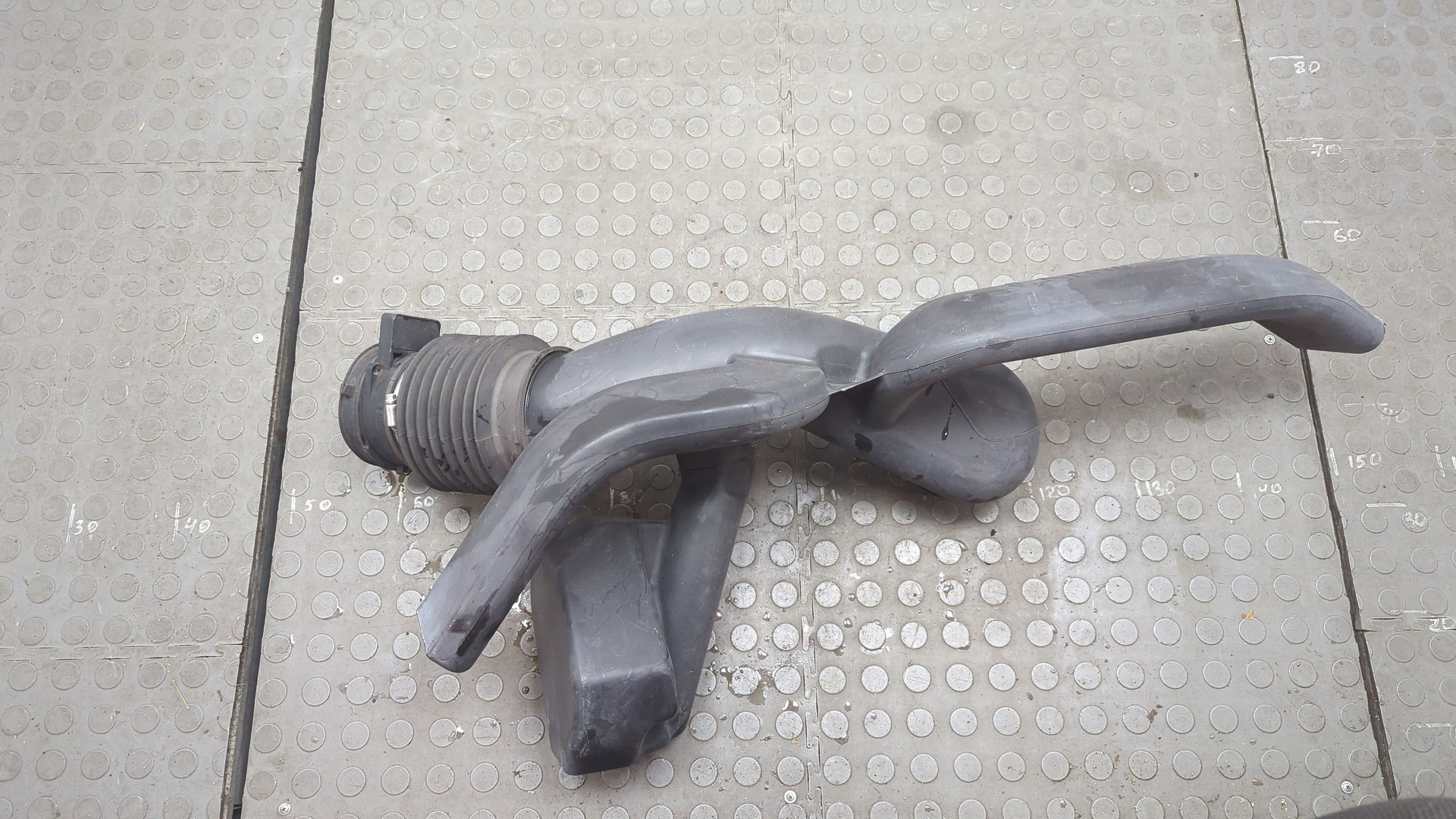 Патрубок воздушного фильтра