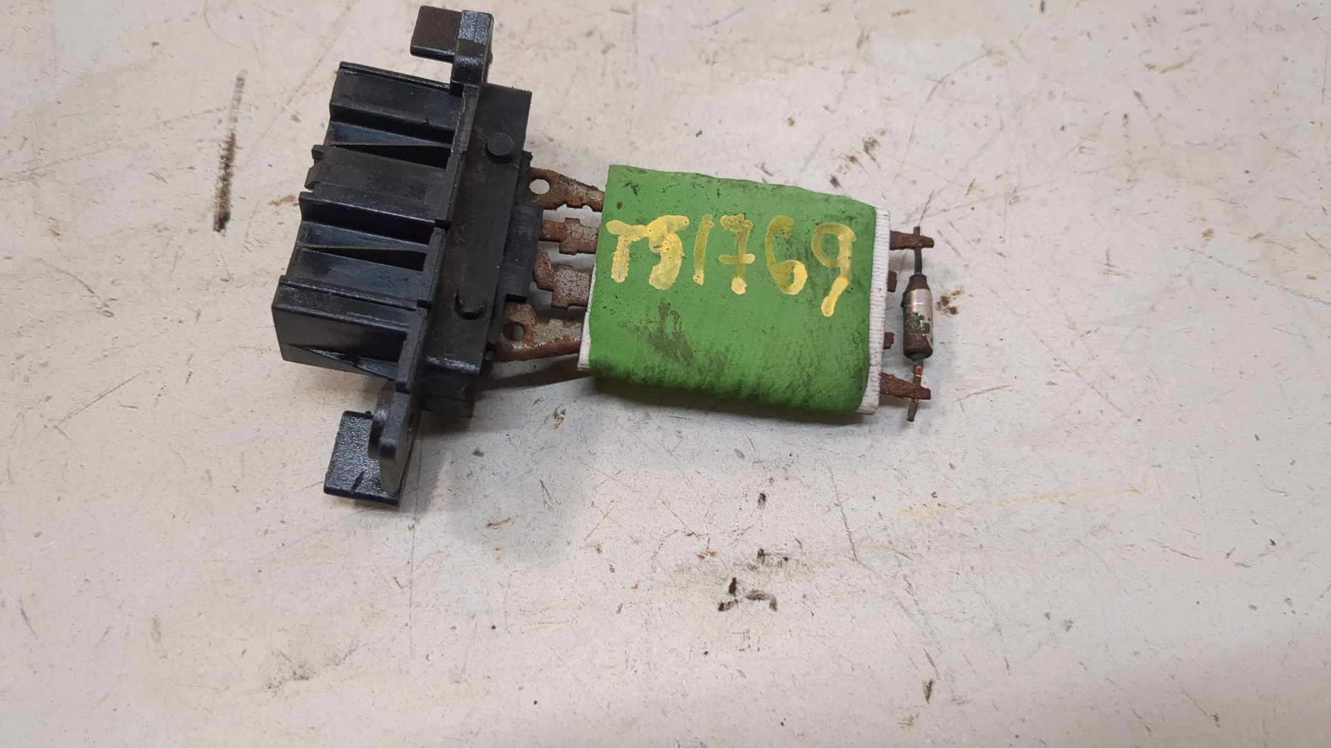 Резистор отопителя