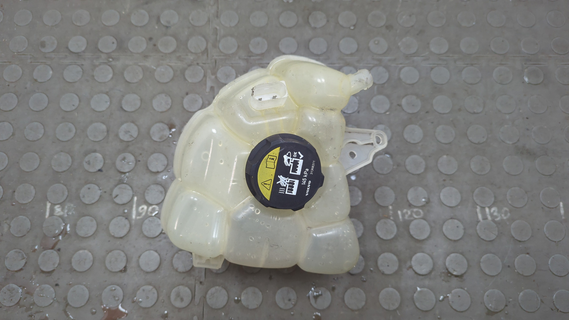 Бачок расширительный