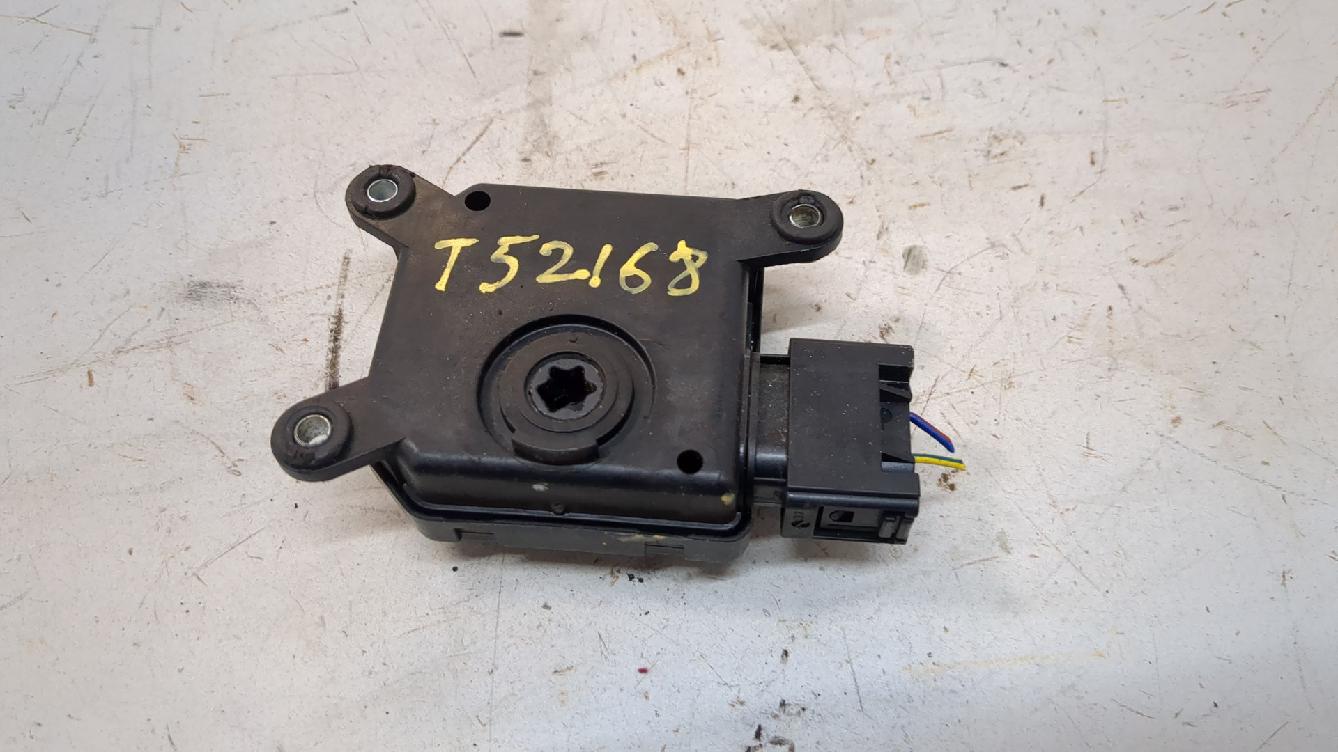 Моторчик заслонки печки