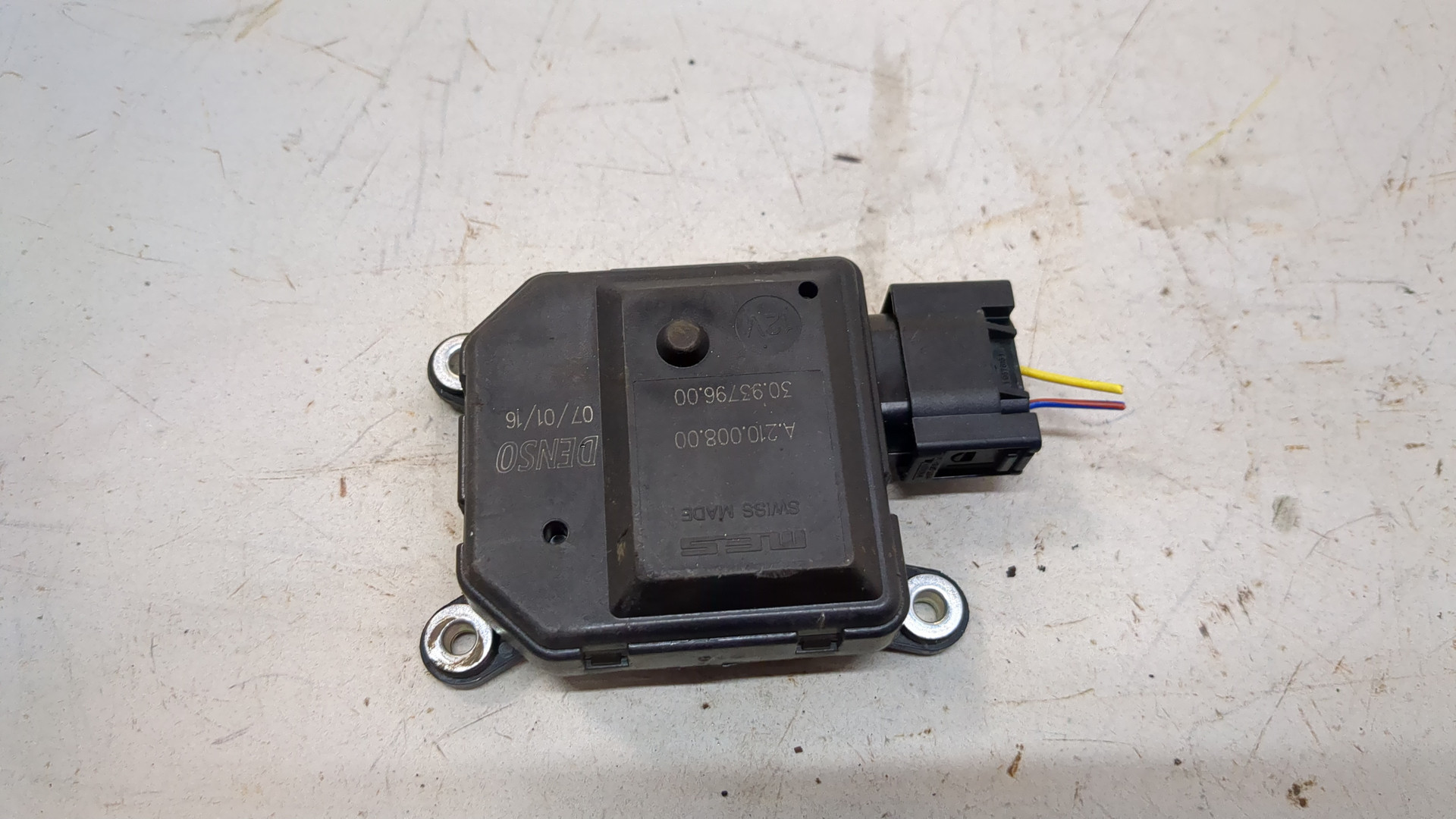 Моторчик заслонки печки