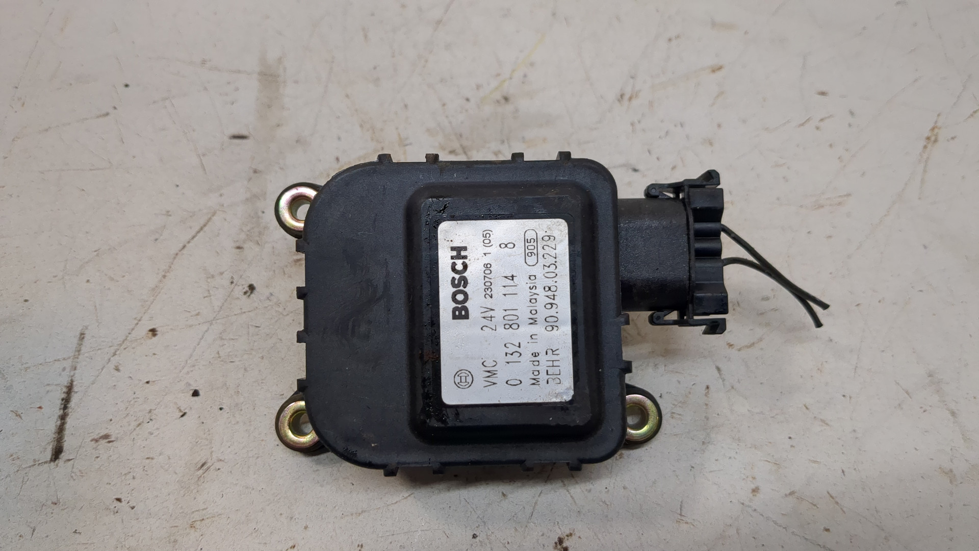 Моторчик заслонки печки