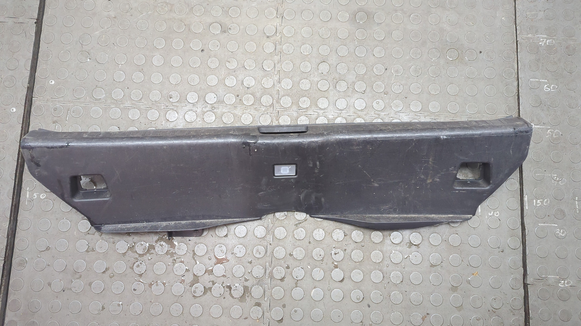 Обшивка багажника