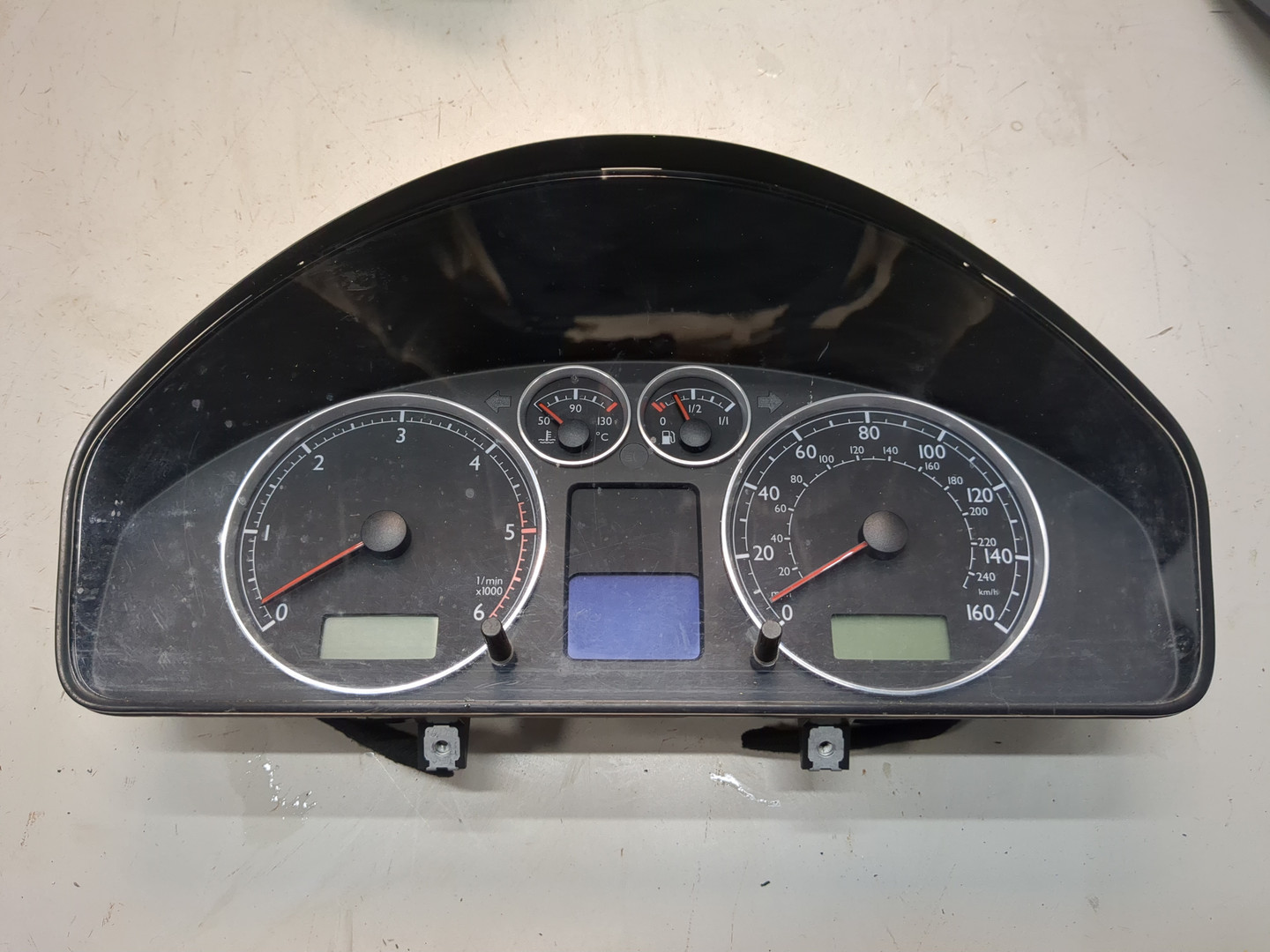 Панель приборов