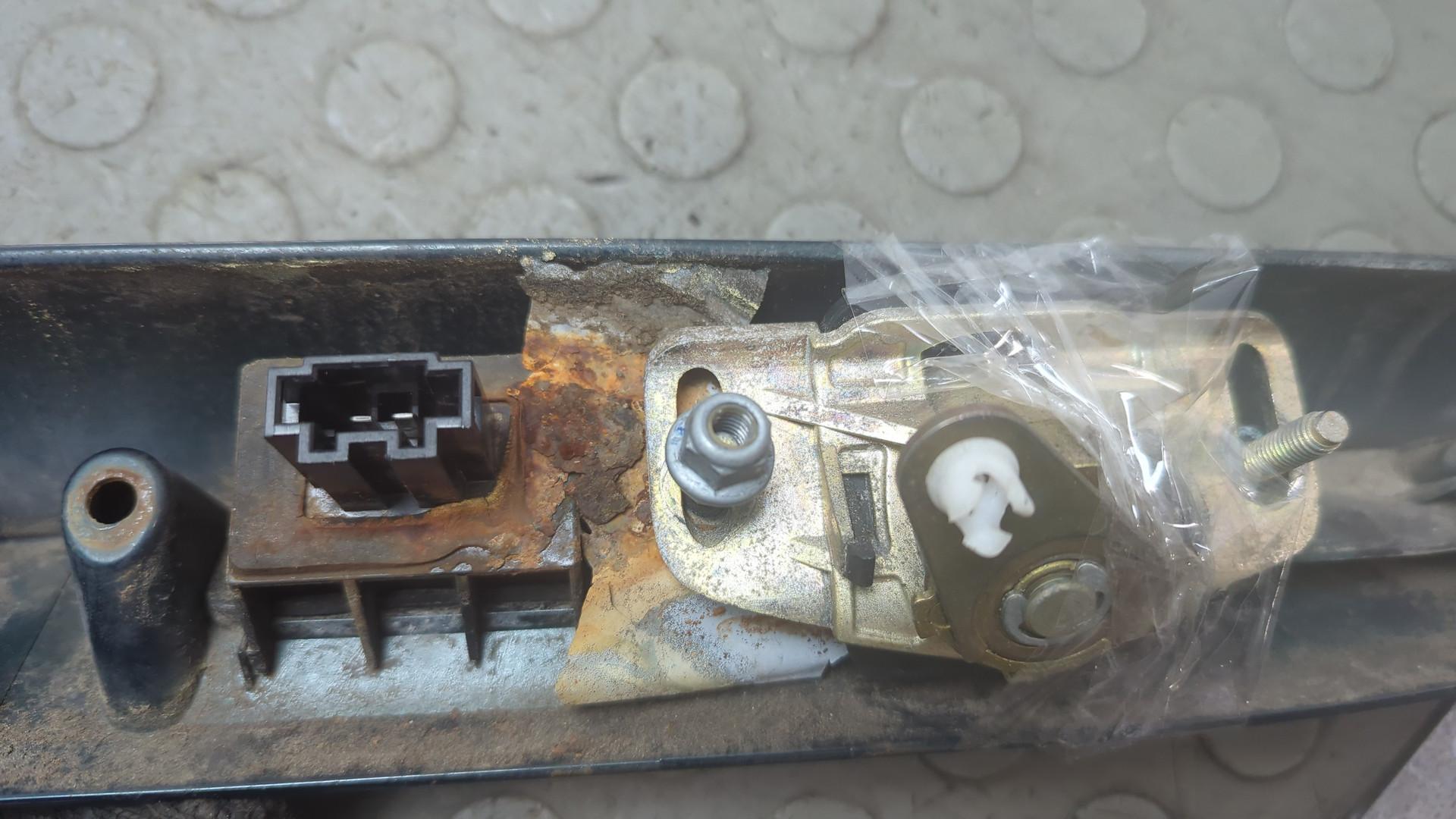 Фонарь подсветки номера