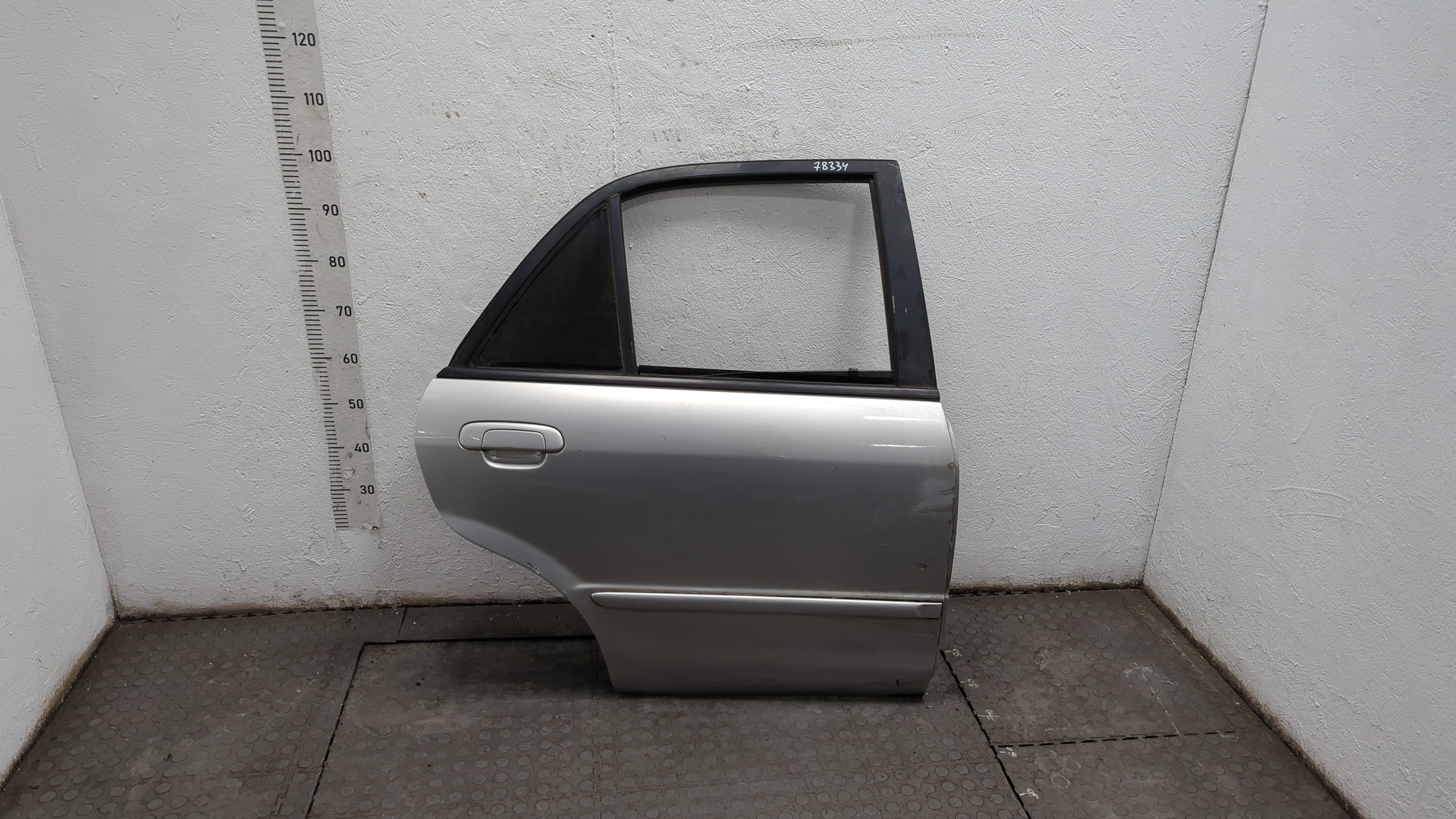 Дверь задняя правая
