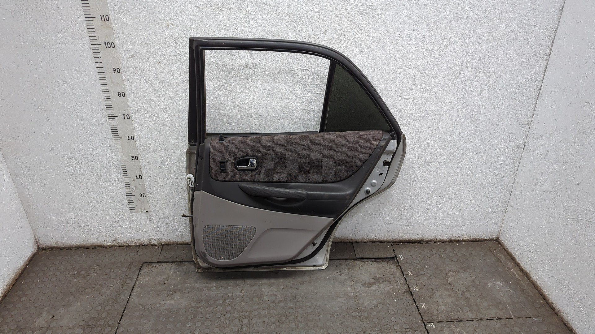 Дверь задняя правая