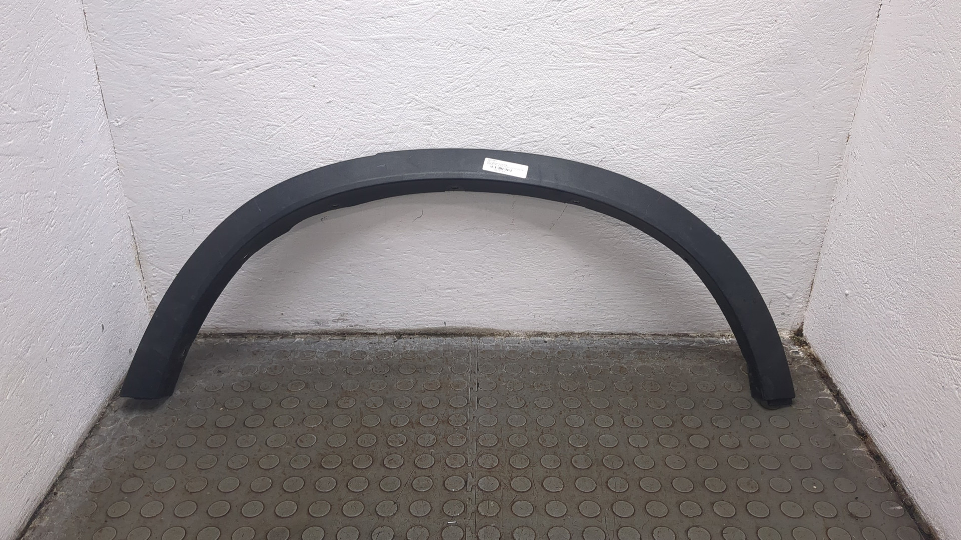 Накладка заднего крыла левого