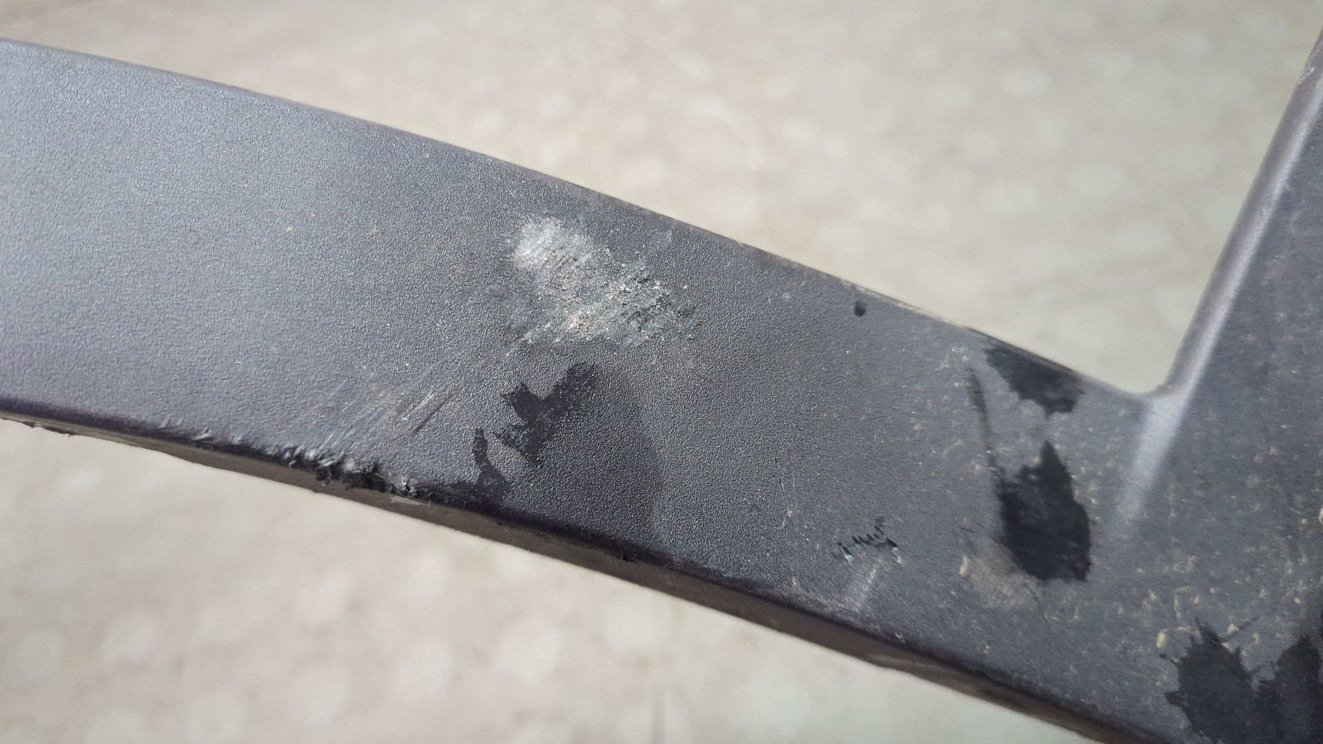 Накладка переднего крыла левого