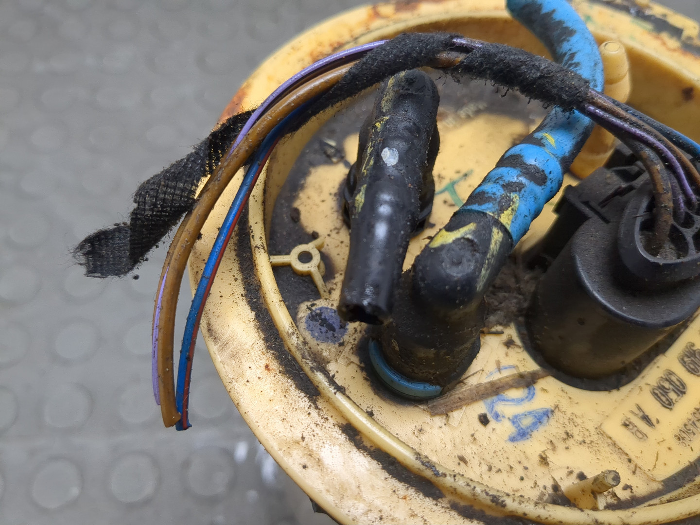 Насос топливный электрический