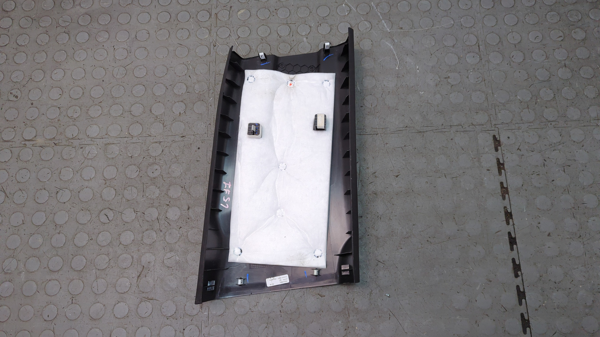 Обшивка стойки