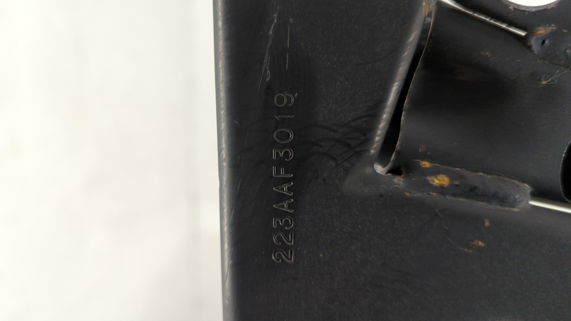 Усилитель переднего бампера