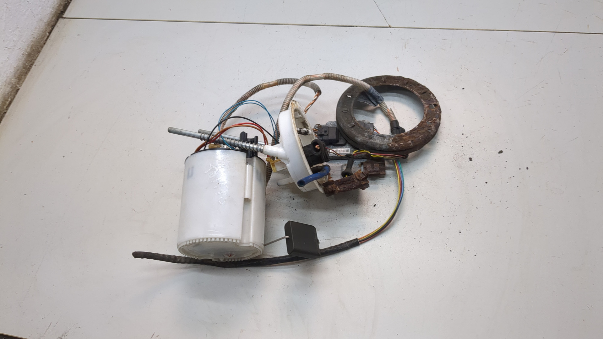 Насос топливный электрический