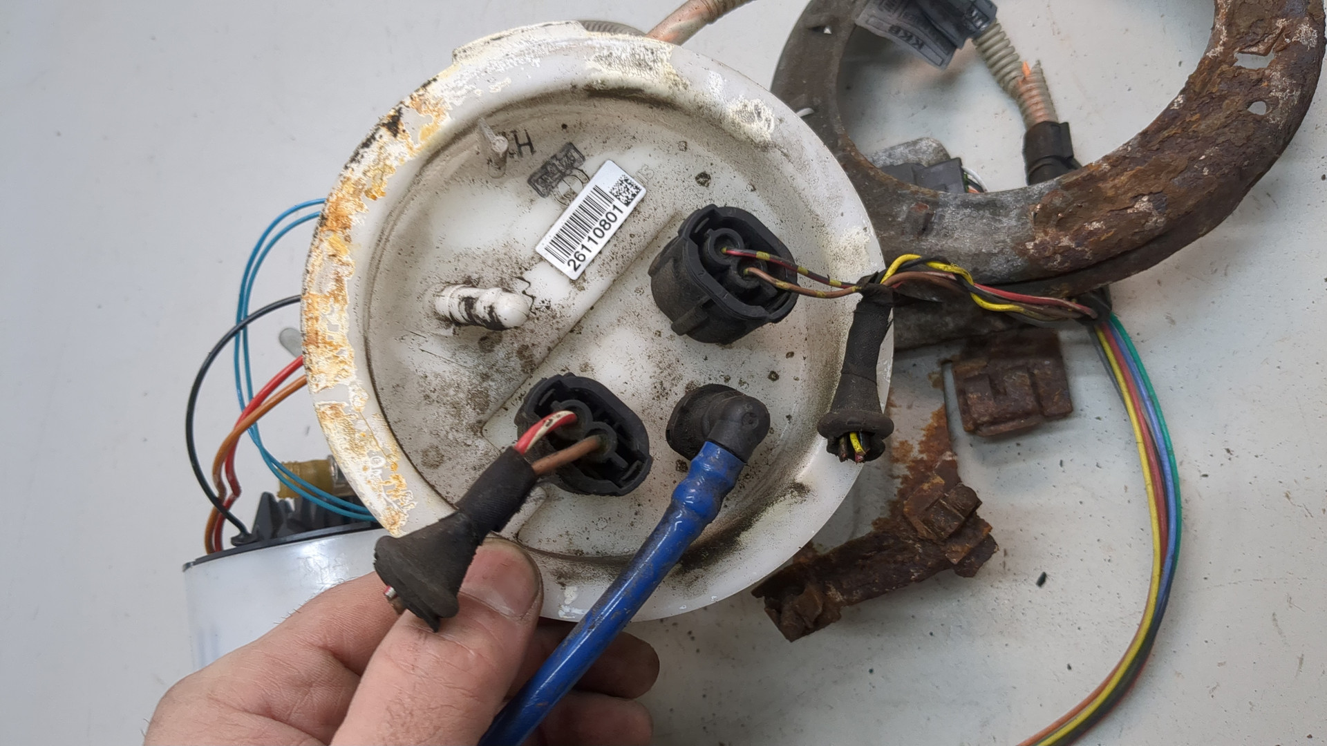 Насос топливный электрический