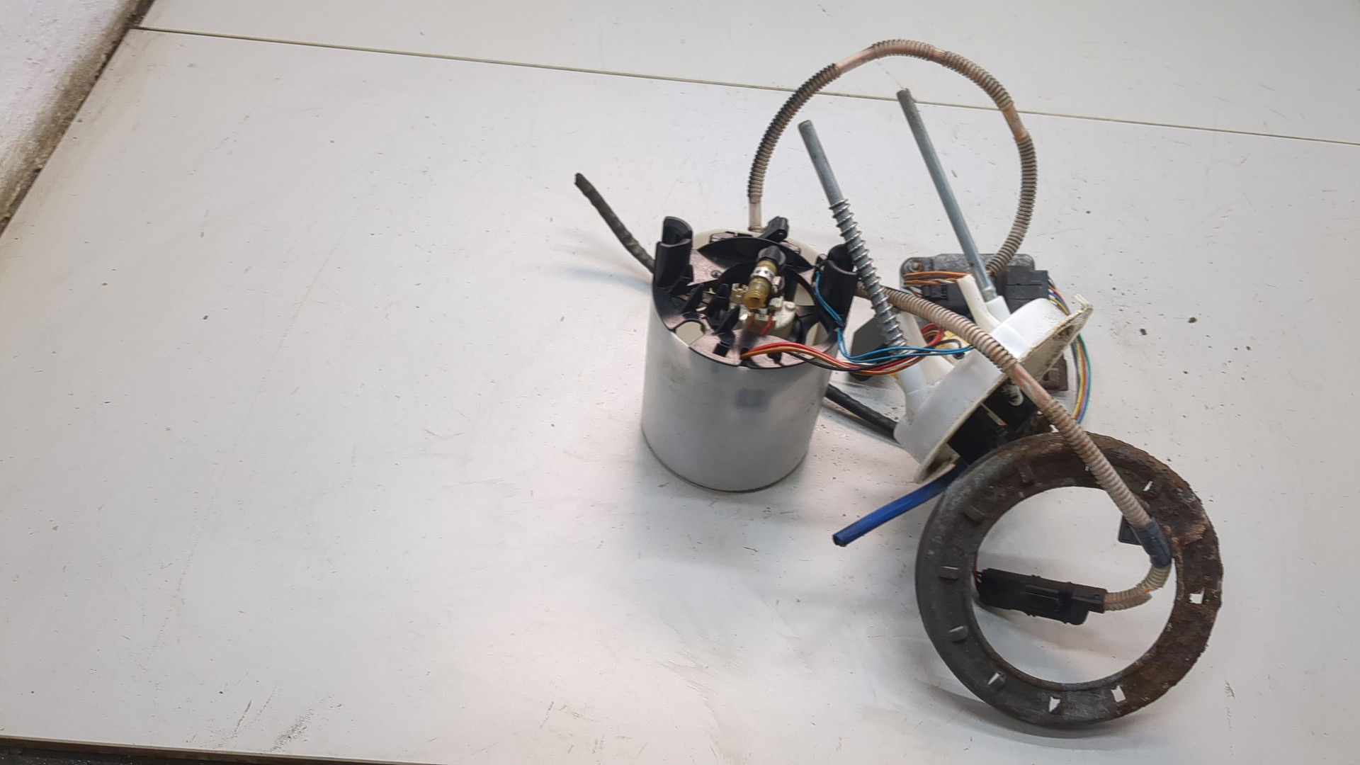 Насос топливный электрический