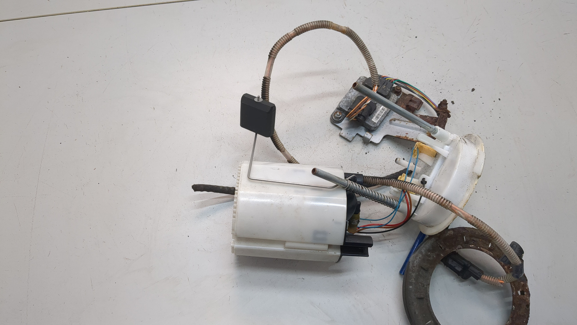 Насос топливный электрический