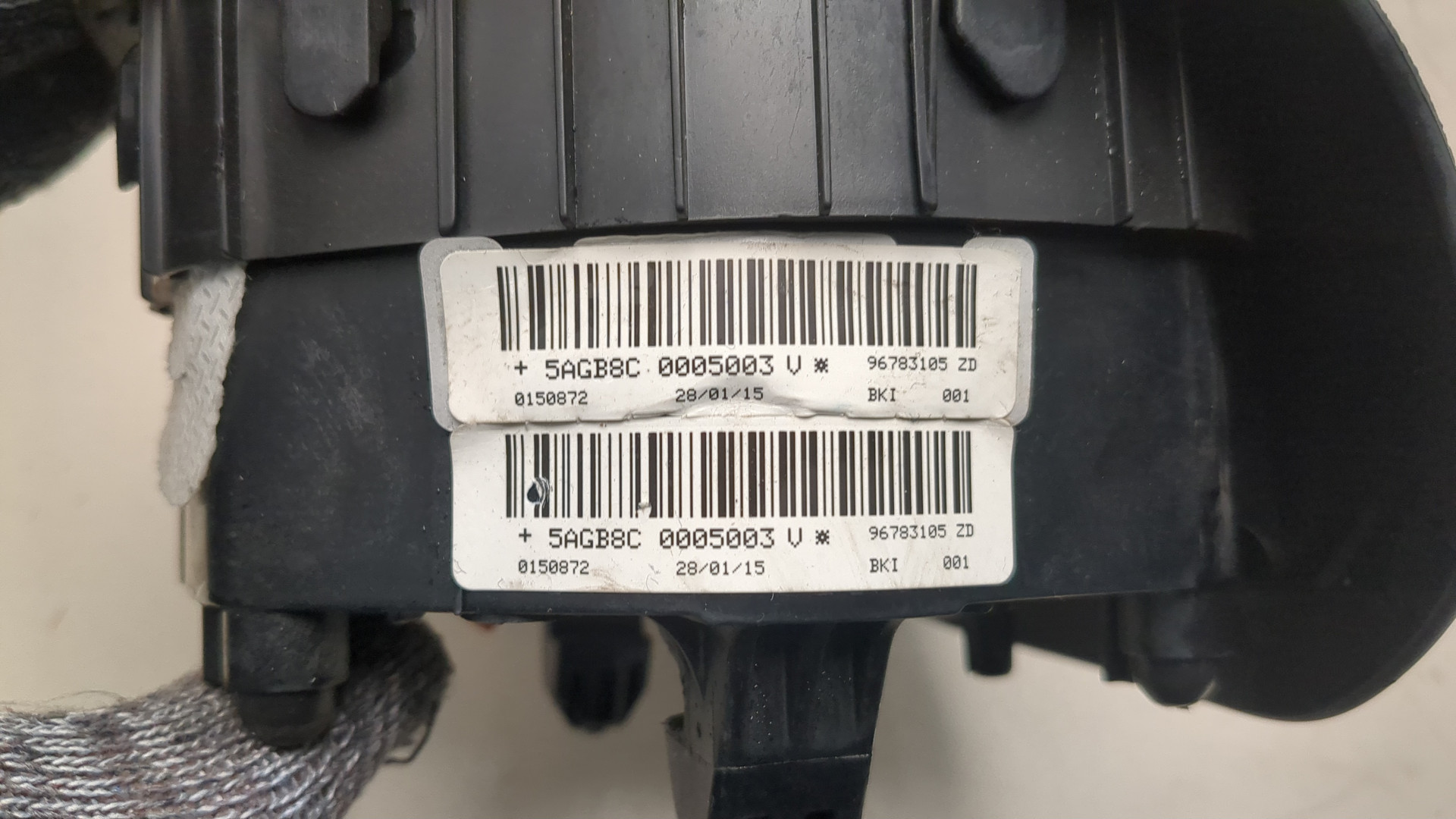 Подушка безопасности в рулевое колесо