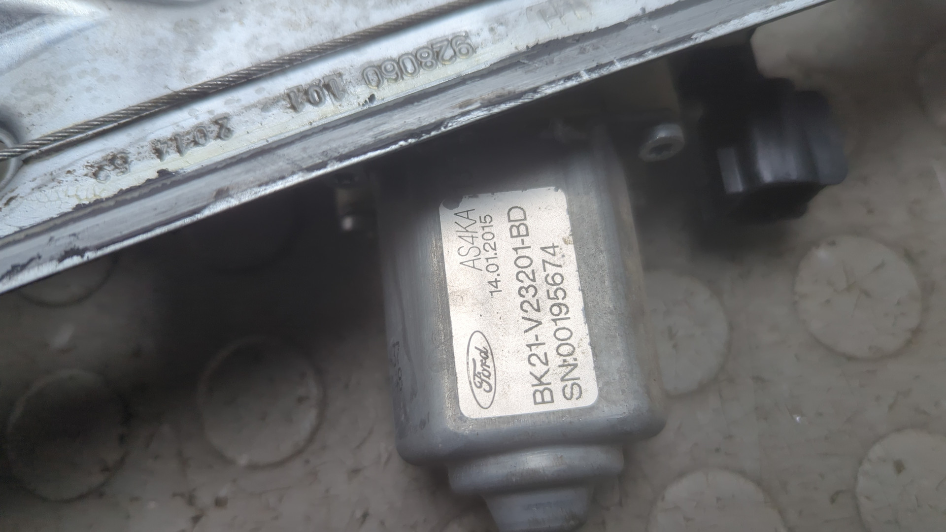 Стеклоподъемник электр. передний левый