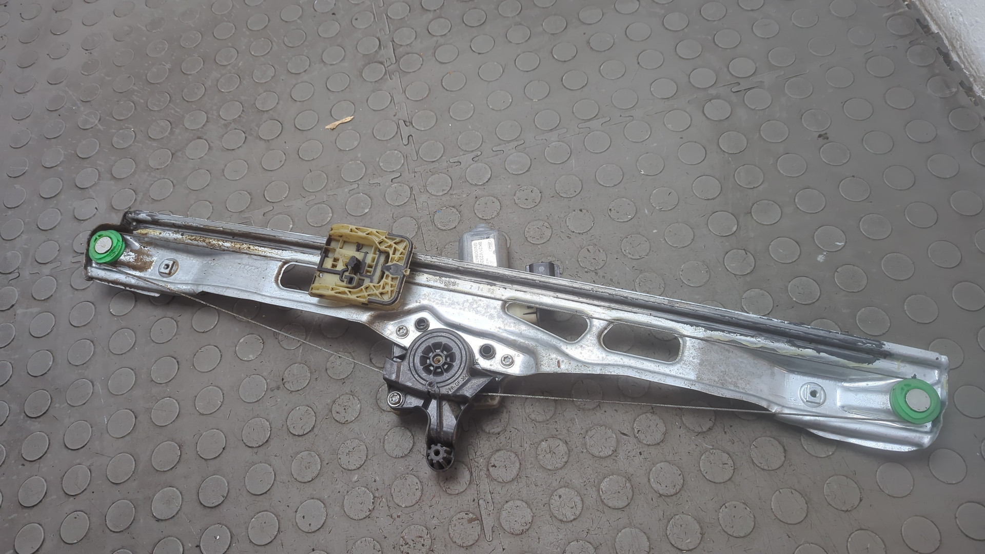 Стеклоподъемник электр. передний правый