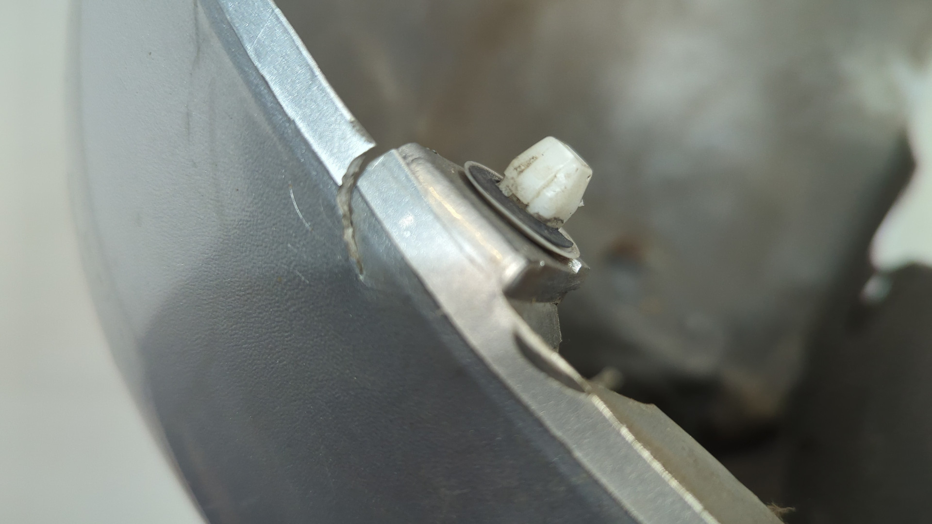 Накладка заднего бампера левая