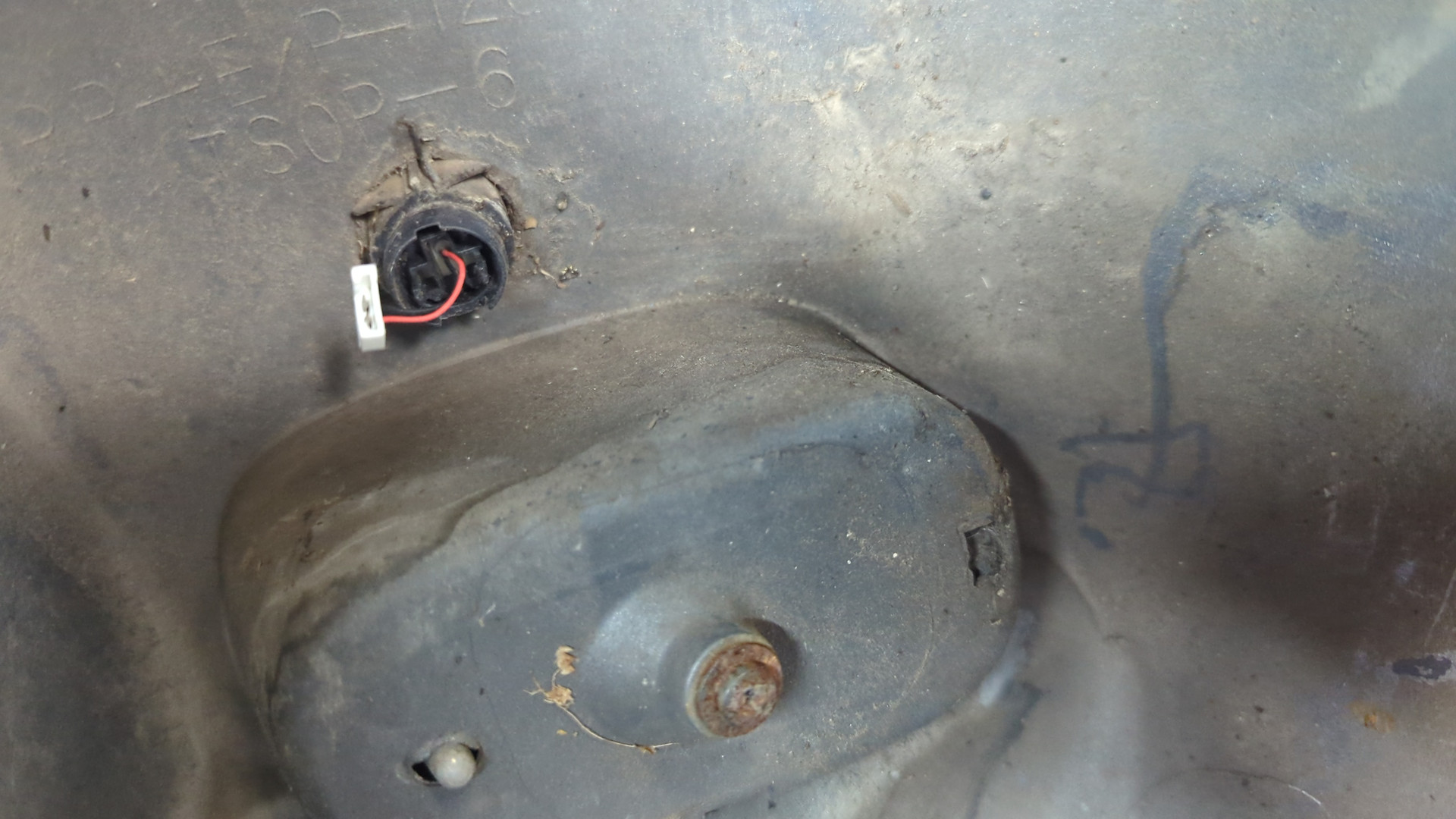 Накладка заднего бампера левая