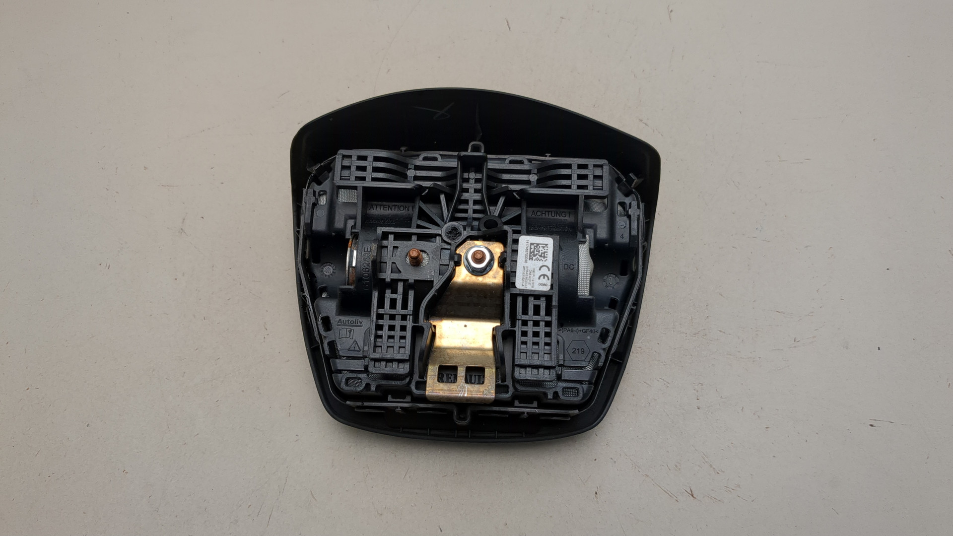 Подушка безопасности в рулевое колесо