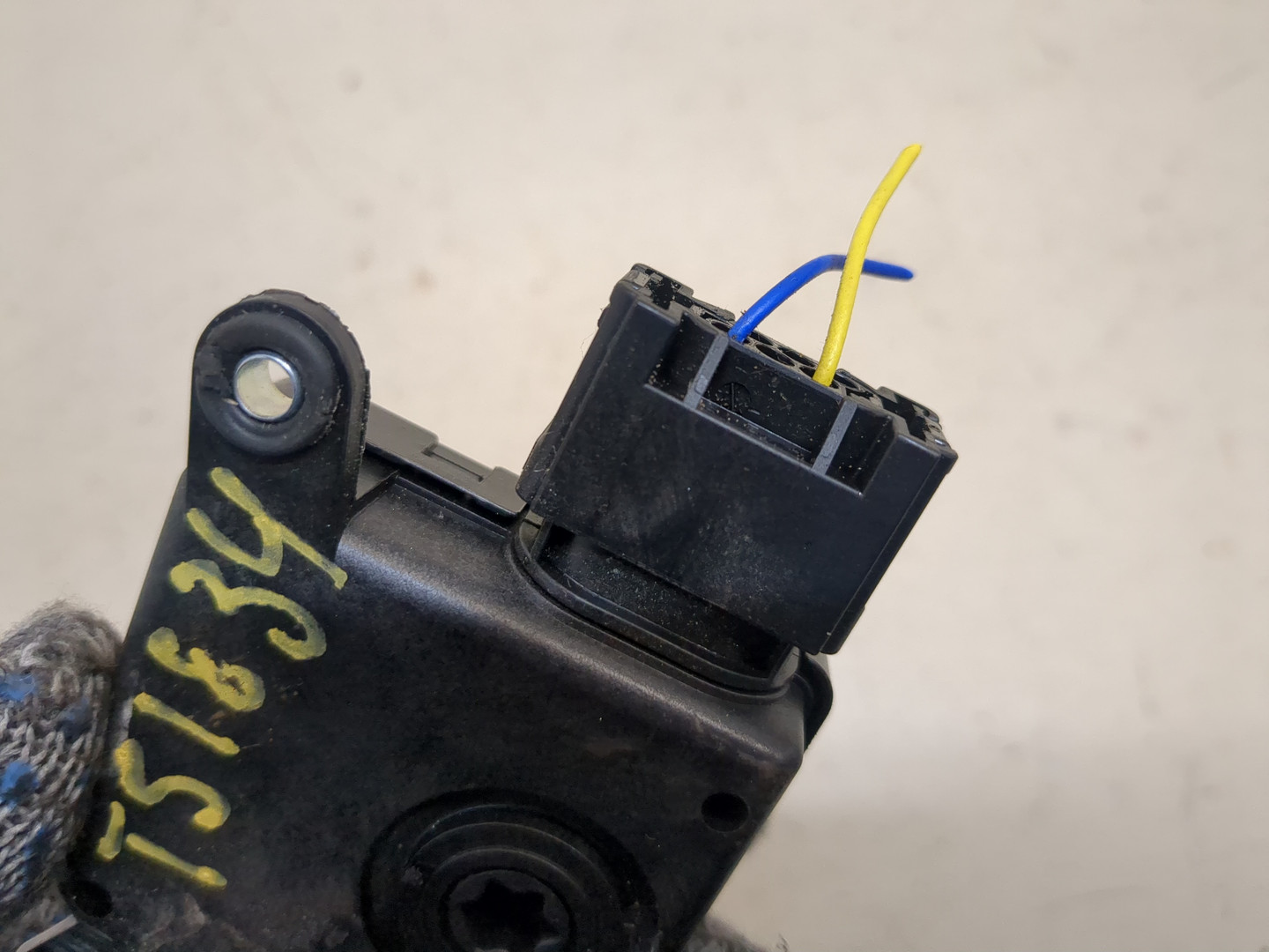 Моторчик заслонки печки