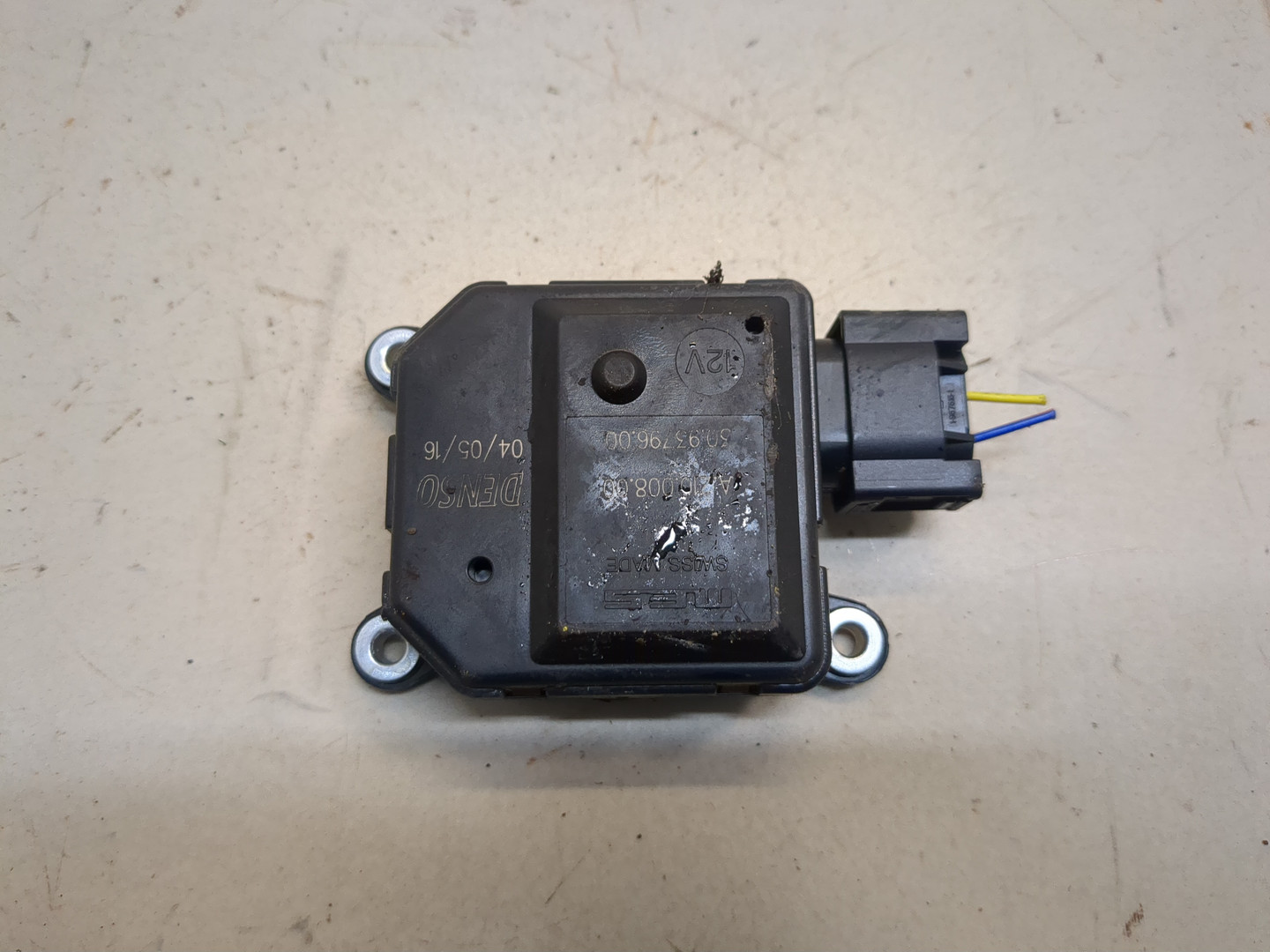 Моторчик заслонки печки