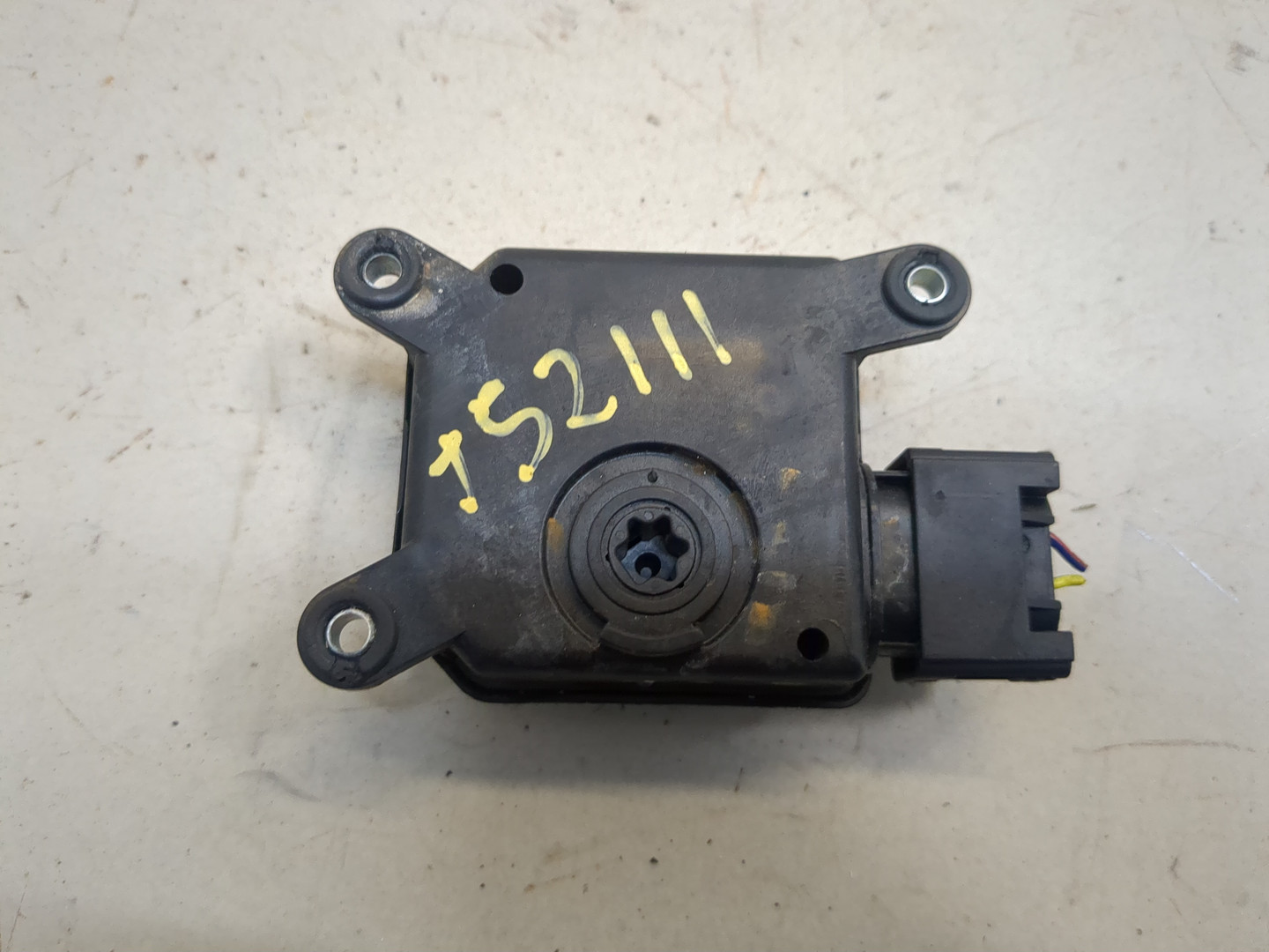 Моторчик заслонки печки