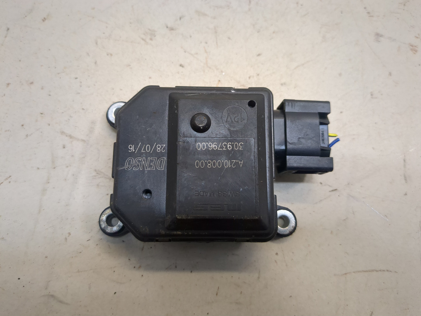 Моторчик заслонки печки