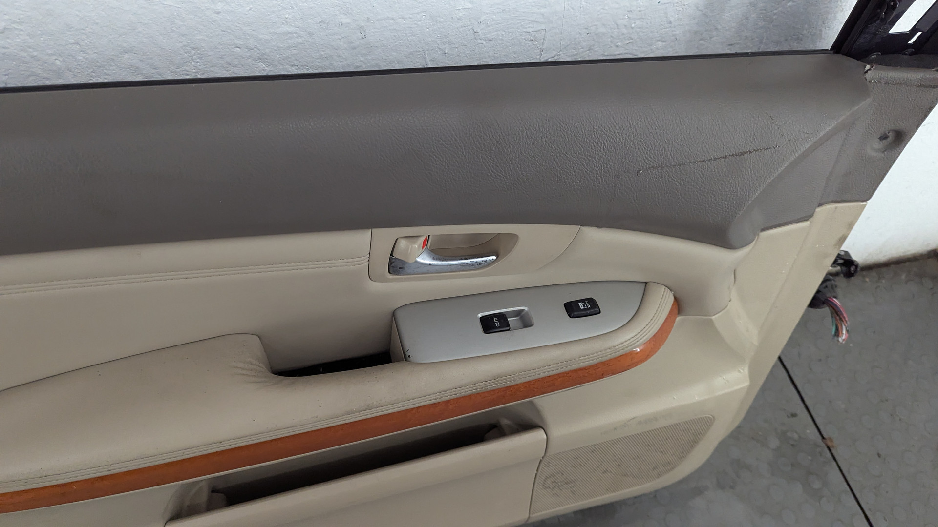 Дверь передняя левая