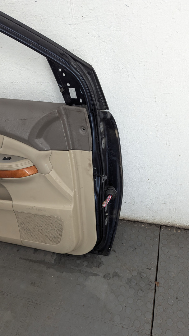 Дверь передняя левая