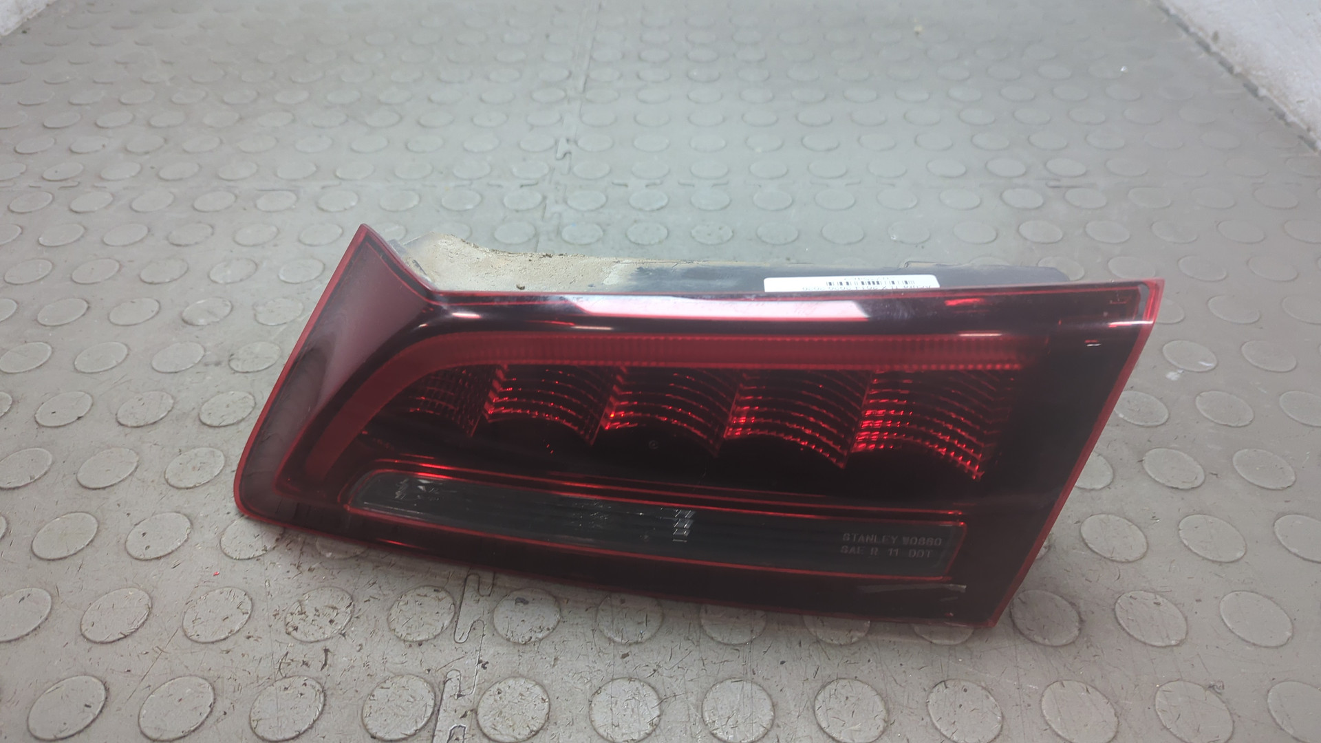 Фонарь задний внутренний правый