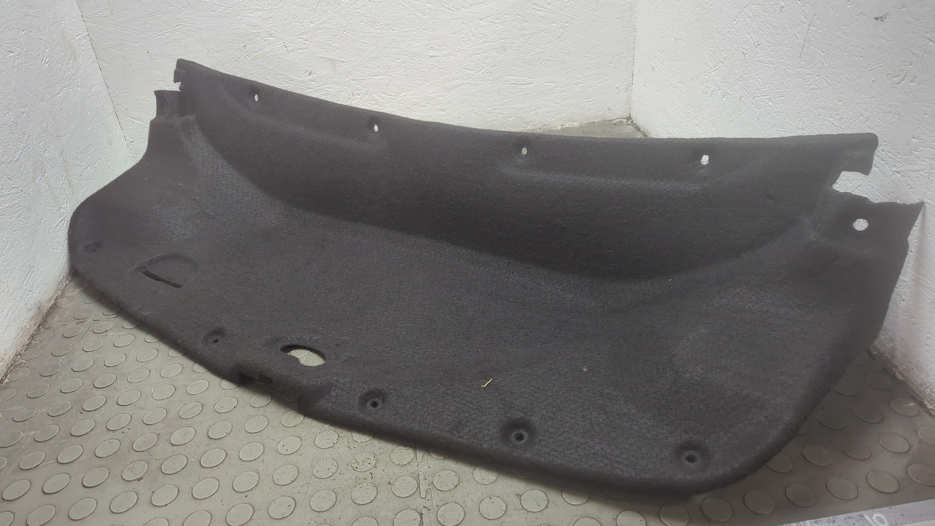 Обшивка двери багажника