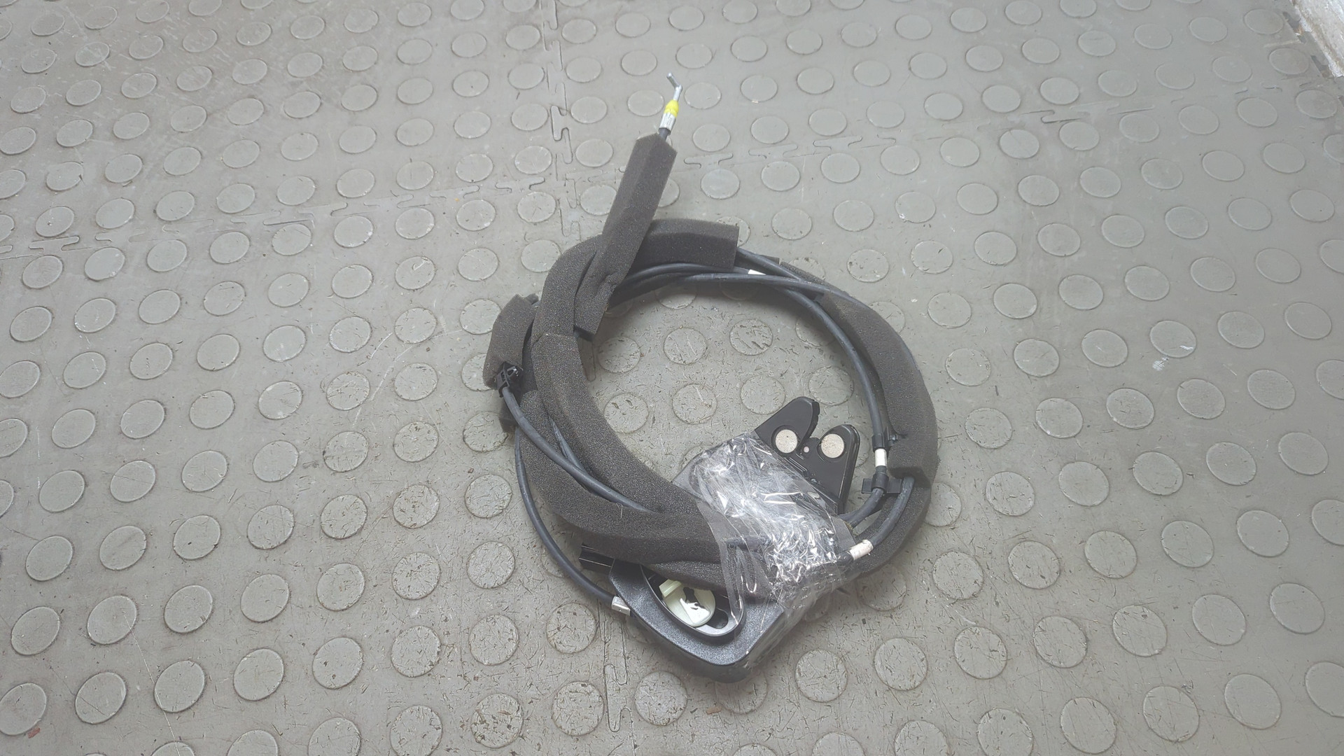 Замок багажника