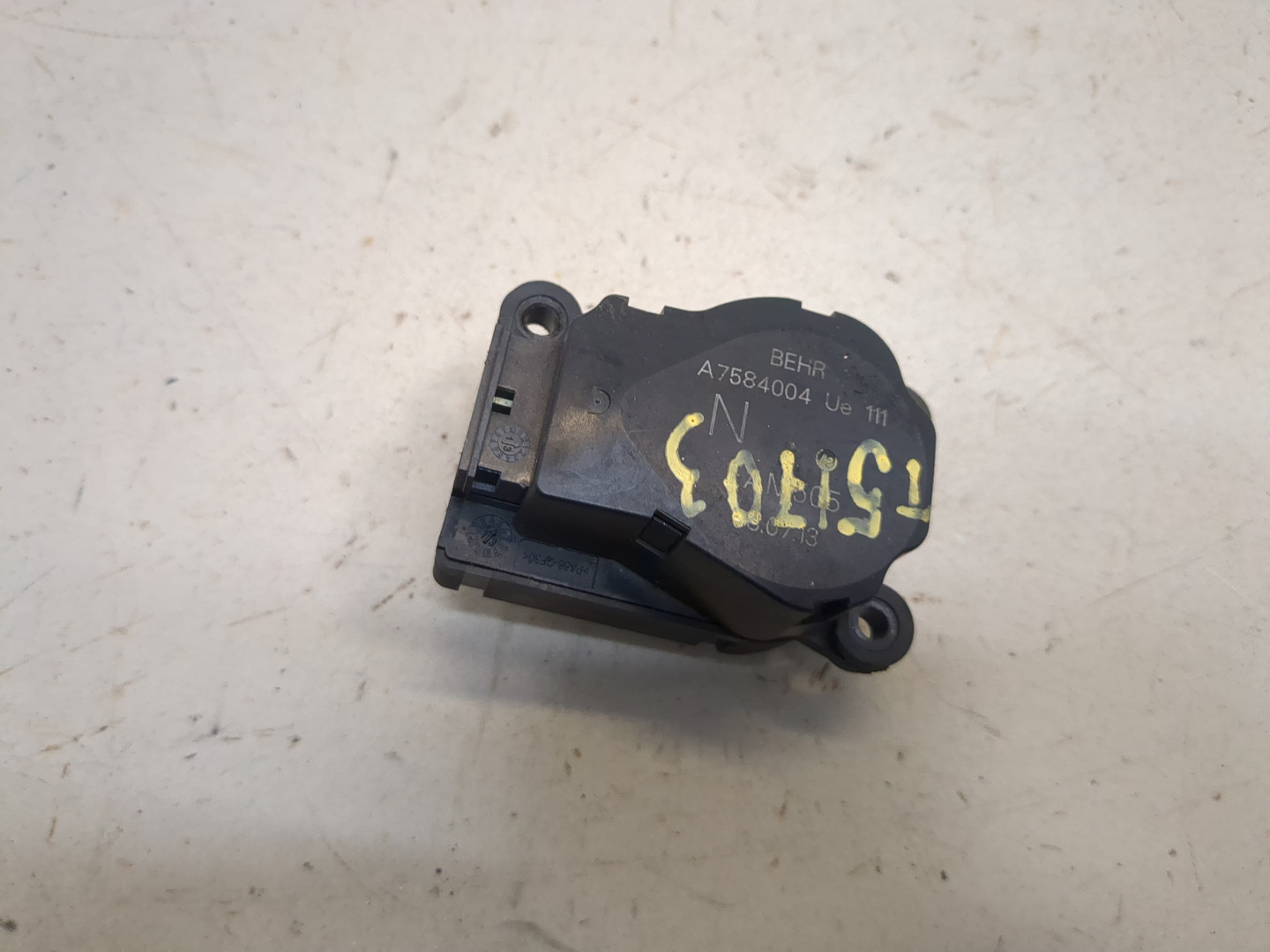 Моторчик заслонки печки